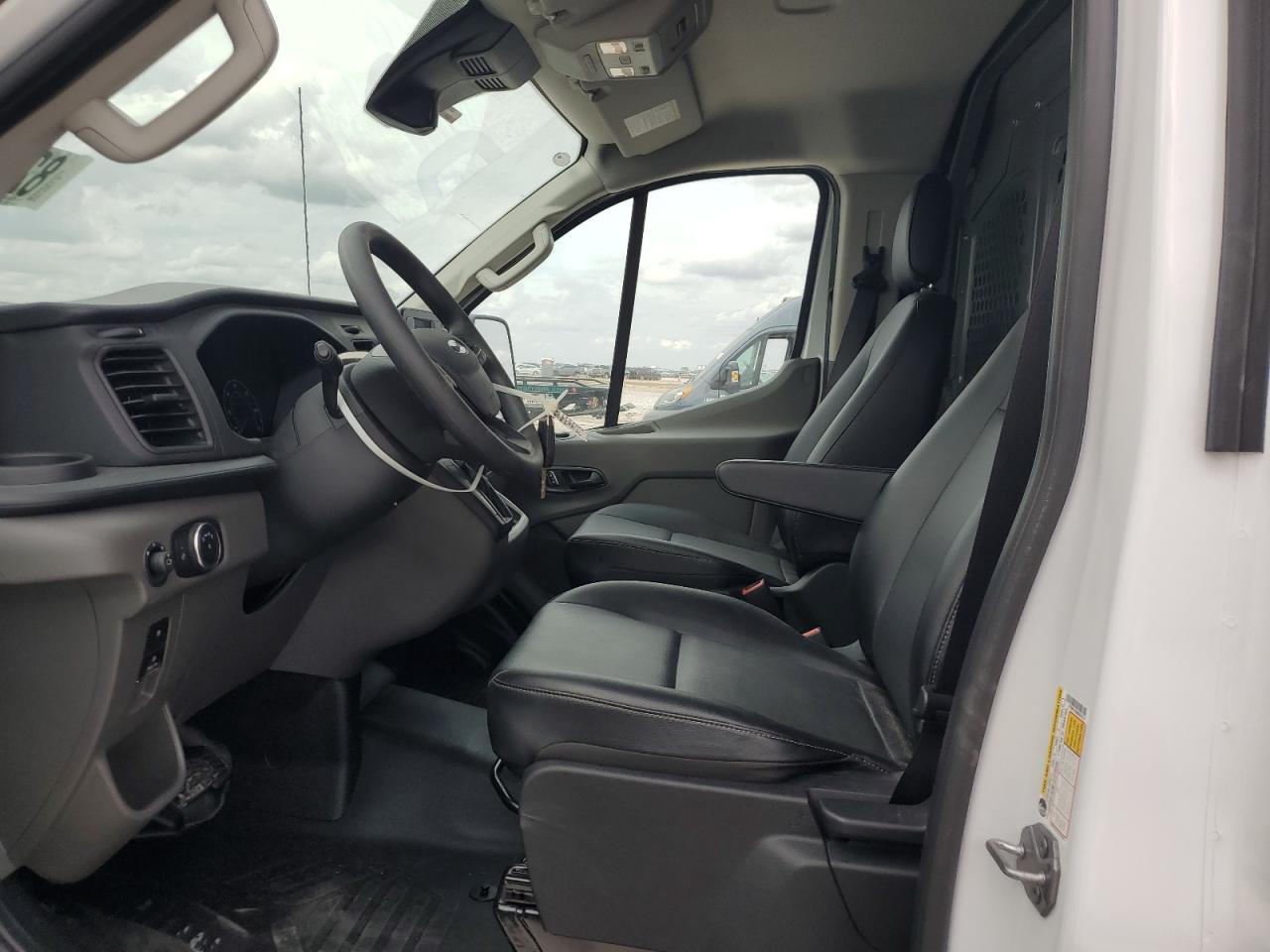 2024 Ford Transit T-250 VIN: 1FTBR1Y88RKB57274 Lot: 82553665