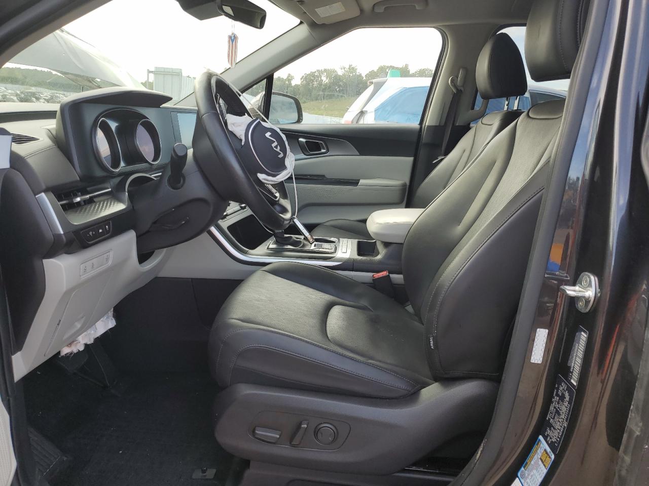 2023 Kia Carnival Lx VIN: KNDNB4H34P6235353 Lot: 84831845