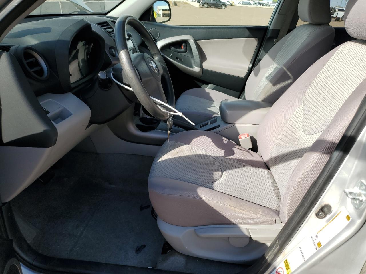 2008 Toyota Rav4 VIN: JTMBD33V586066123 Lot: 81936575