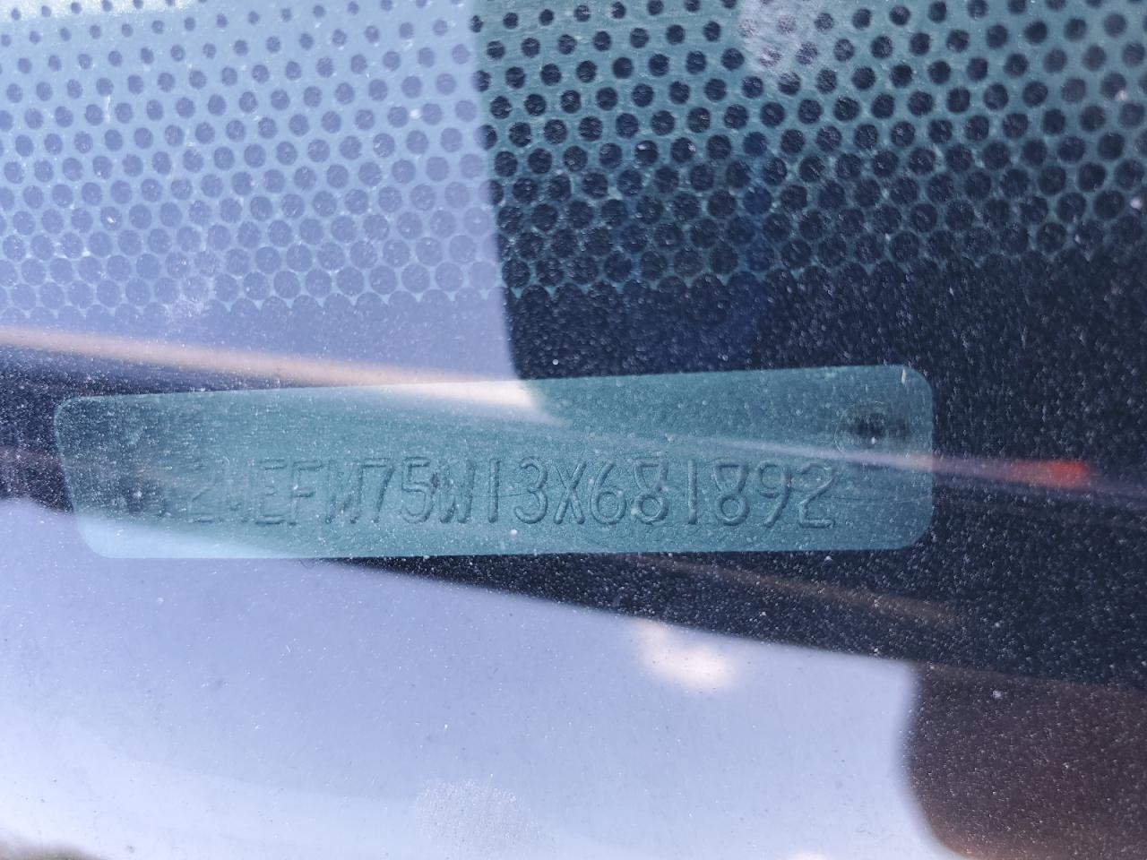 2003 Mercury Marquis VIN: 2MEFM75W13X681892 Lot: 81941275