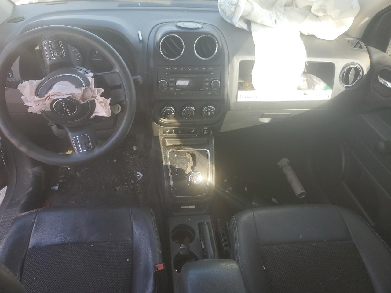 2015 Jeep Compass Sport VIN: 1C4NJCBAXFD246517 Lot: 82579385