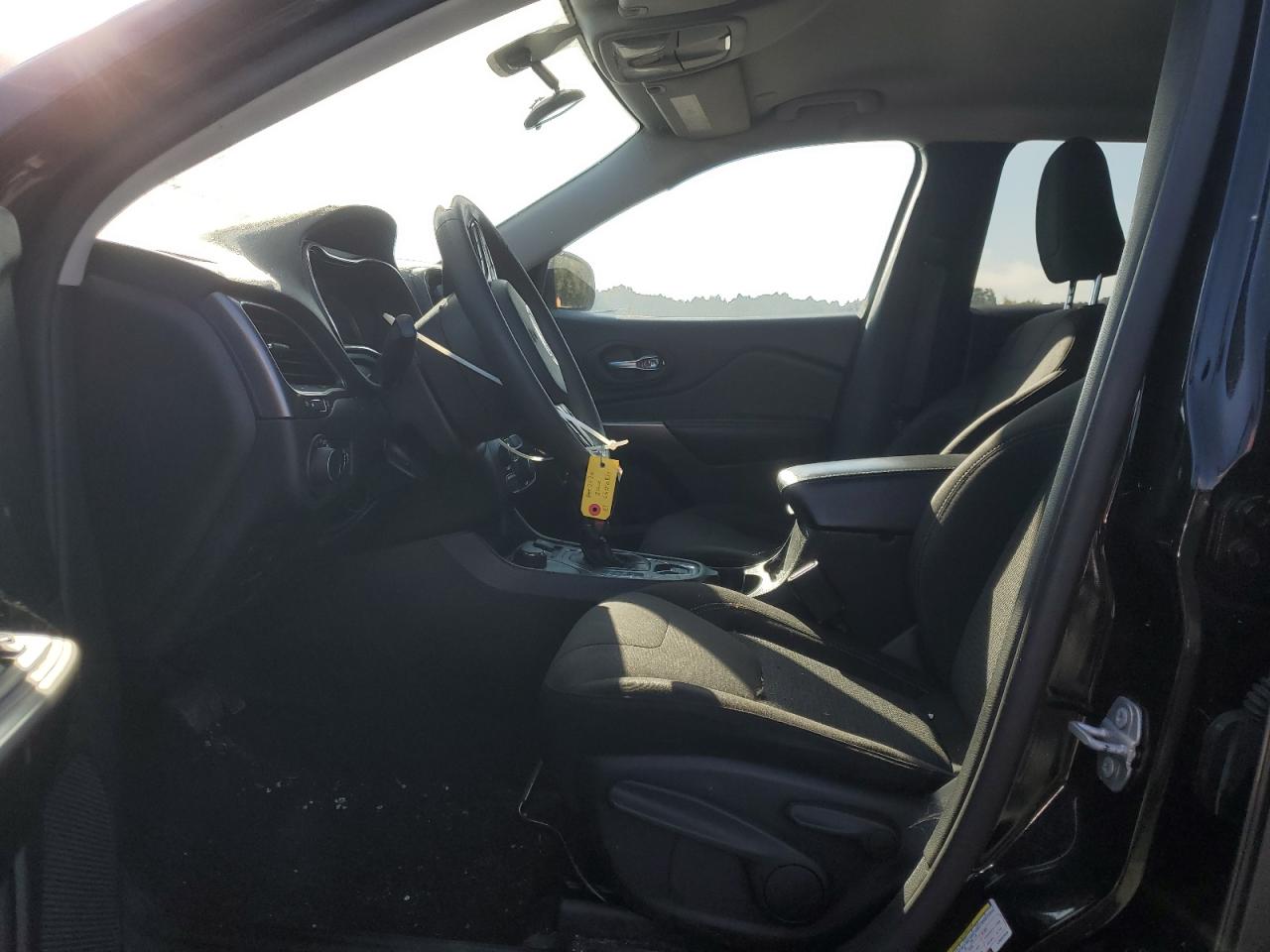 2020 Jeep Cherokee Latitude VIN: 1C4PJMCB3LD632939 Lot: 84883485