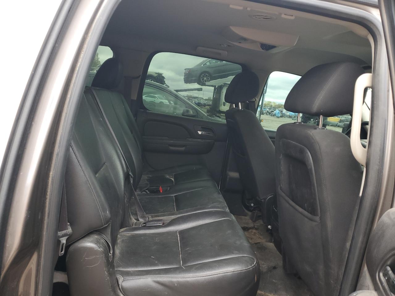 2012 Chevrolet Suburban K2500 VIN: 1GNWK5EGXCR194843 Lot: 82702605