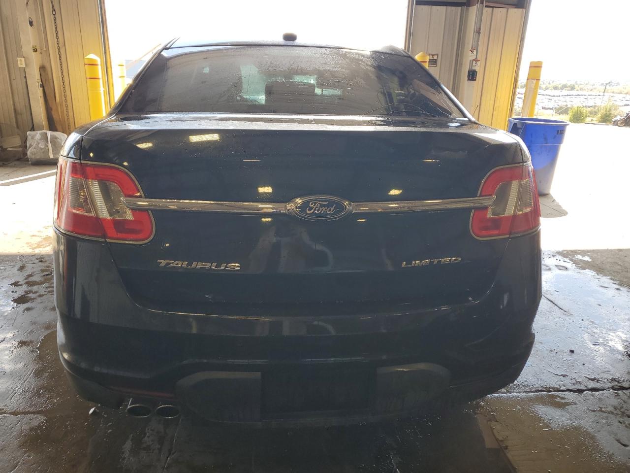 2011 Ford Taurus Limited VIN: 1FAHP2FW4BG133110 Lot: 86298445