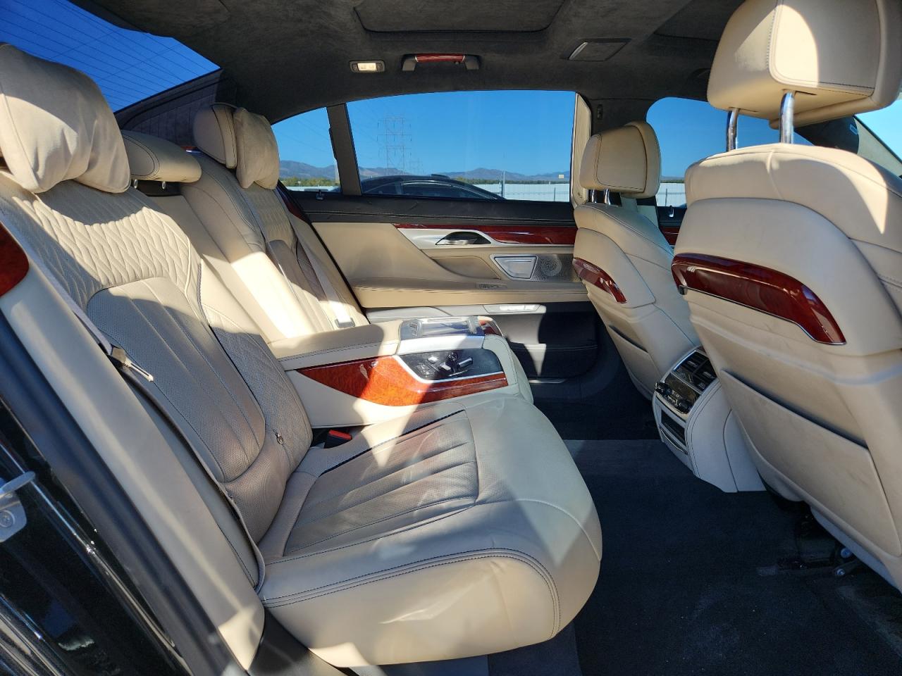 2017 BMW Alpina B7 VIN: WBA7F2C31HG543887 Lot: 85284005
