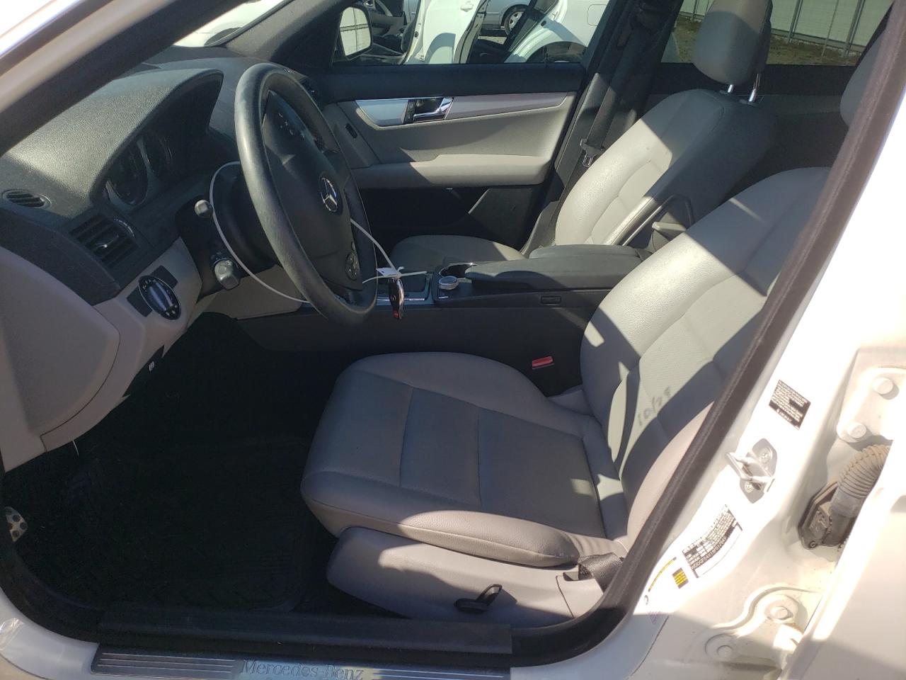 2008 Mercedes-Benz C 300 VIN: WDDGF54X18F017549 Lot: 90639735