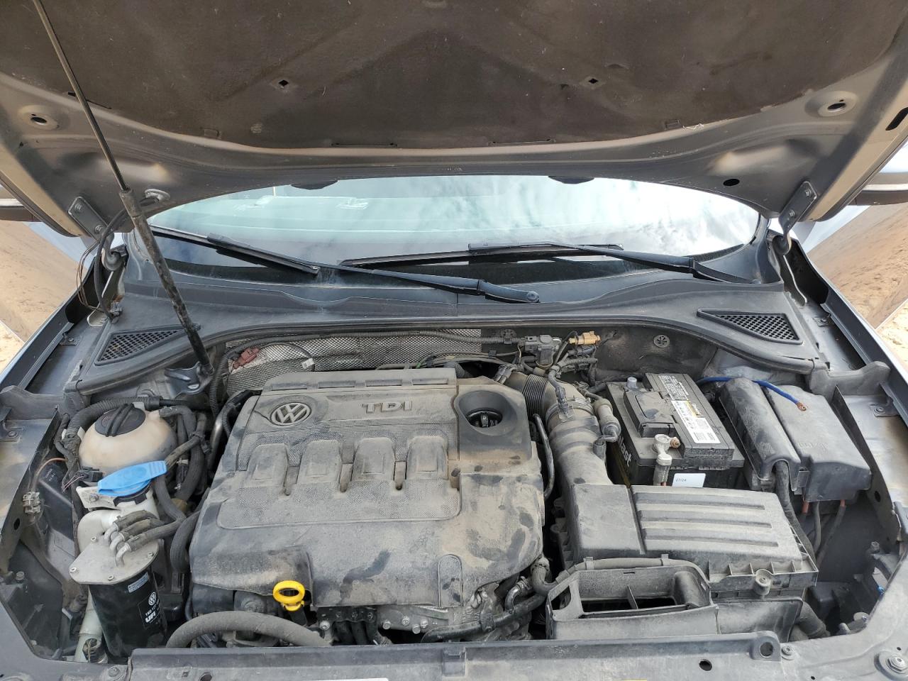 2015 Volkswagen Passat Sel VIN: 1VWCV7A35FC084773 Lot: 85671705