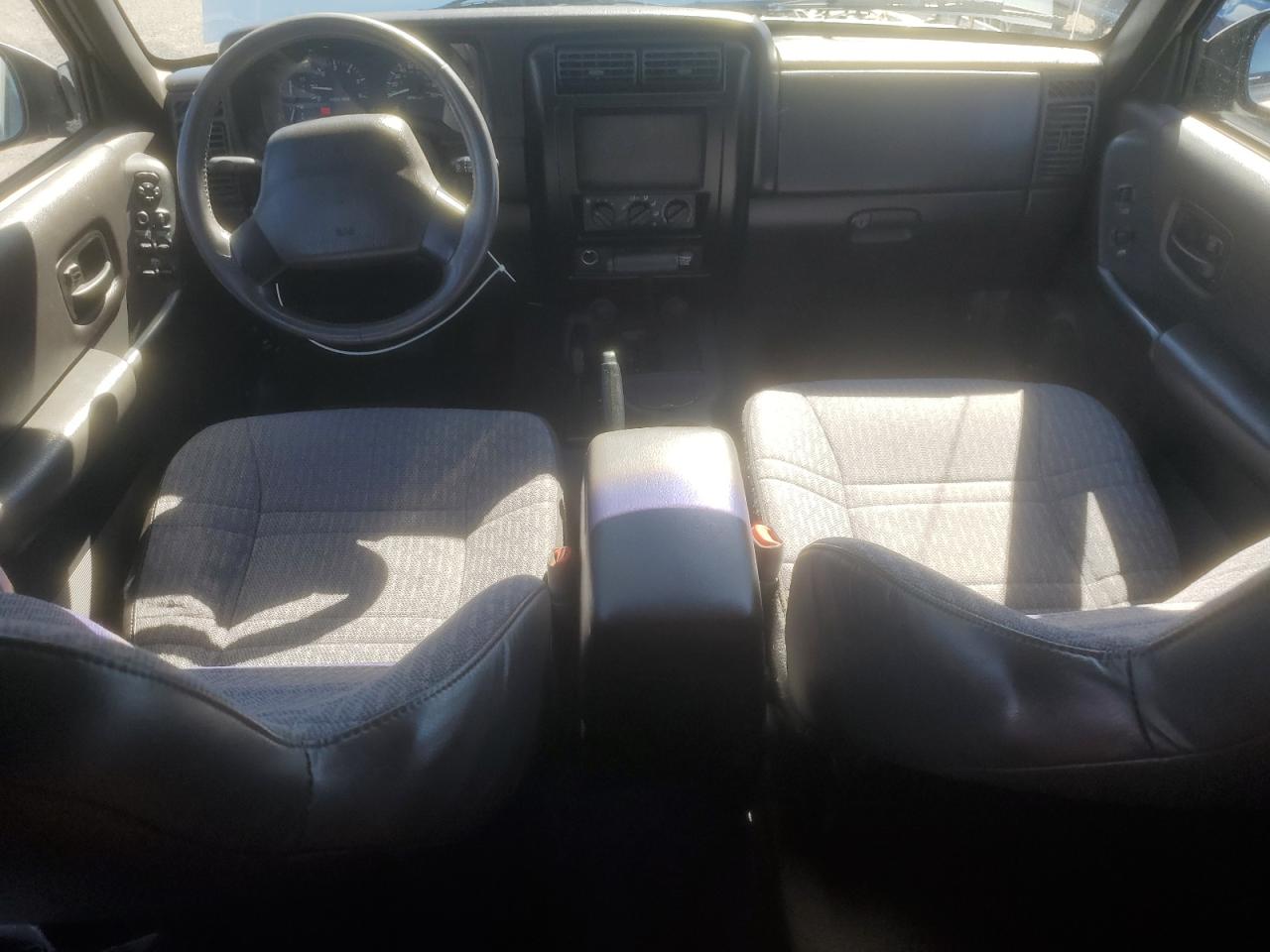 2000 Jeep Cherokee Sport VIN: 1J4FF48S4YL106879 Lot: 85291015