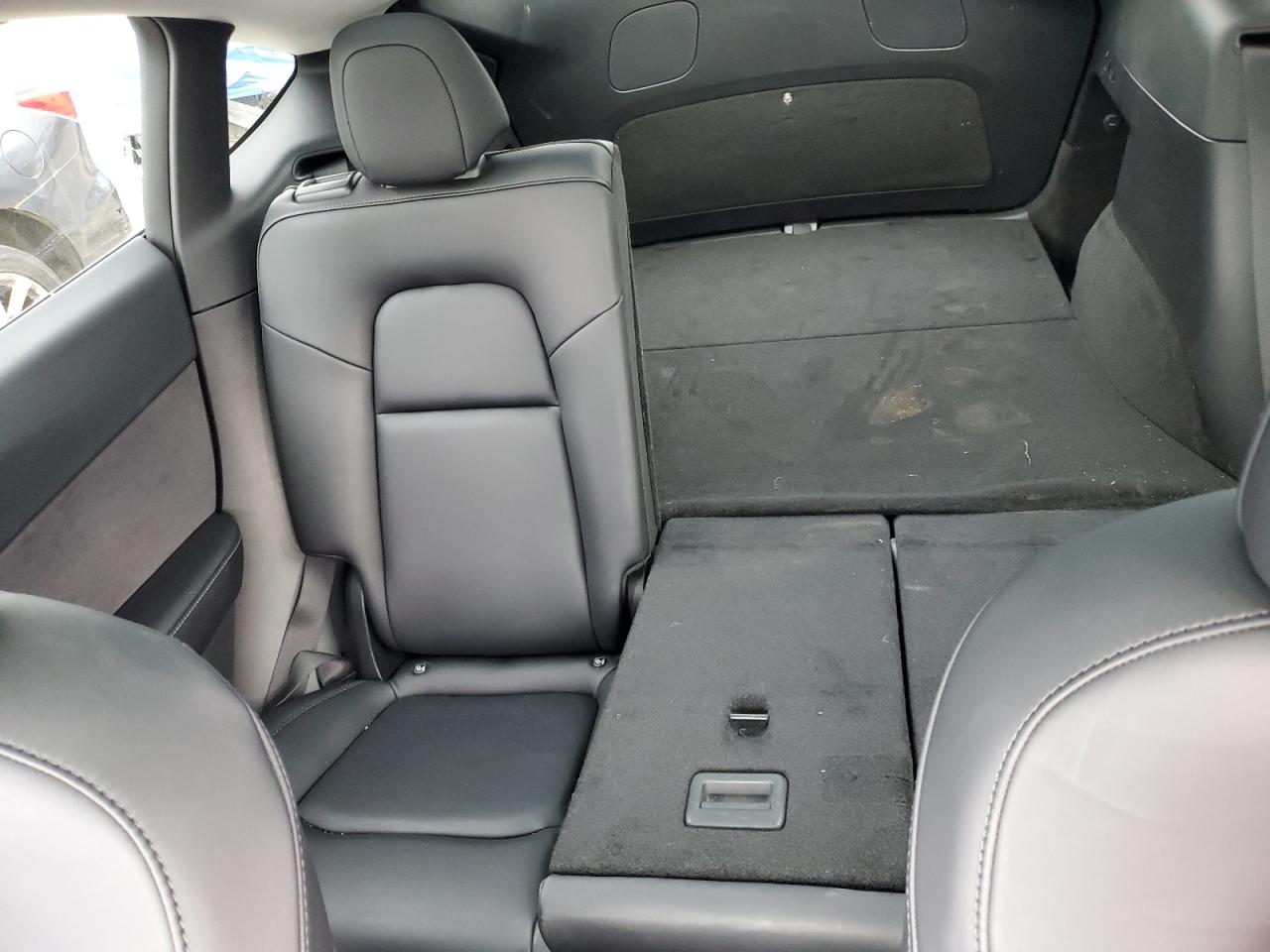 2022 Tesla Model Y VIN: 7SAYGDEE3NF321326 Lot: 87405735