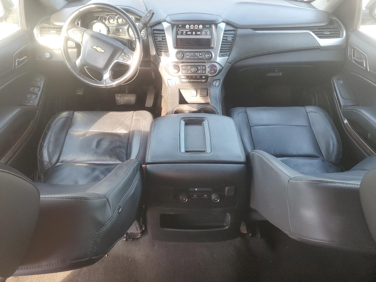 2018 Chevrolet Suburban C1500 Lt VIN: 1GNSCHKC2JR349932 Lot: 82451525