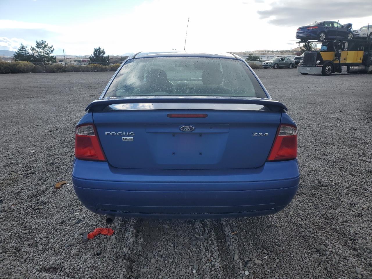 2005 Ford Focus Zx4 VIN: 1FAHP34N35W307372 Lot: 82217455