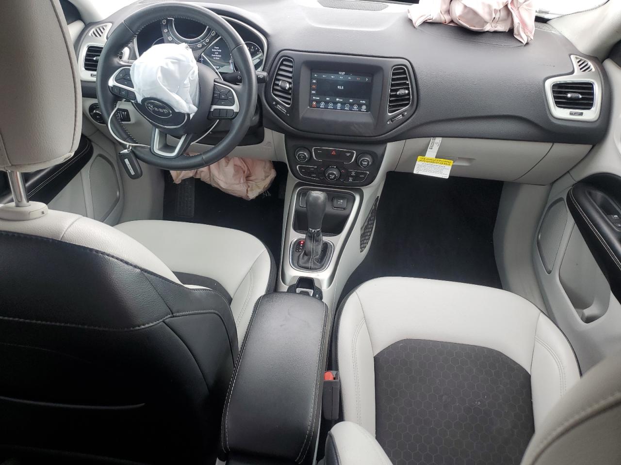 2019 Jeep Compass Latitude VIN: 3C4NJCBB8KT743899 Lot: 85475485