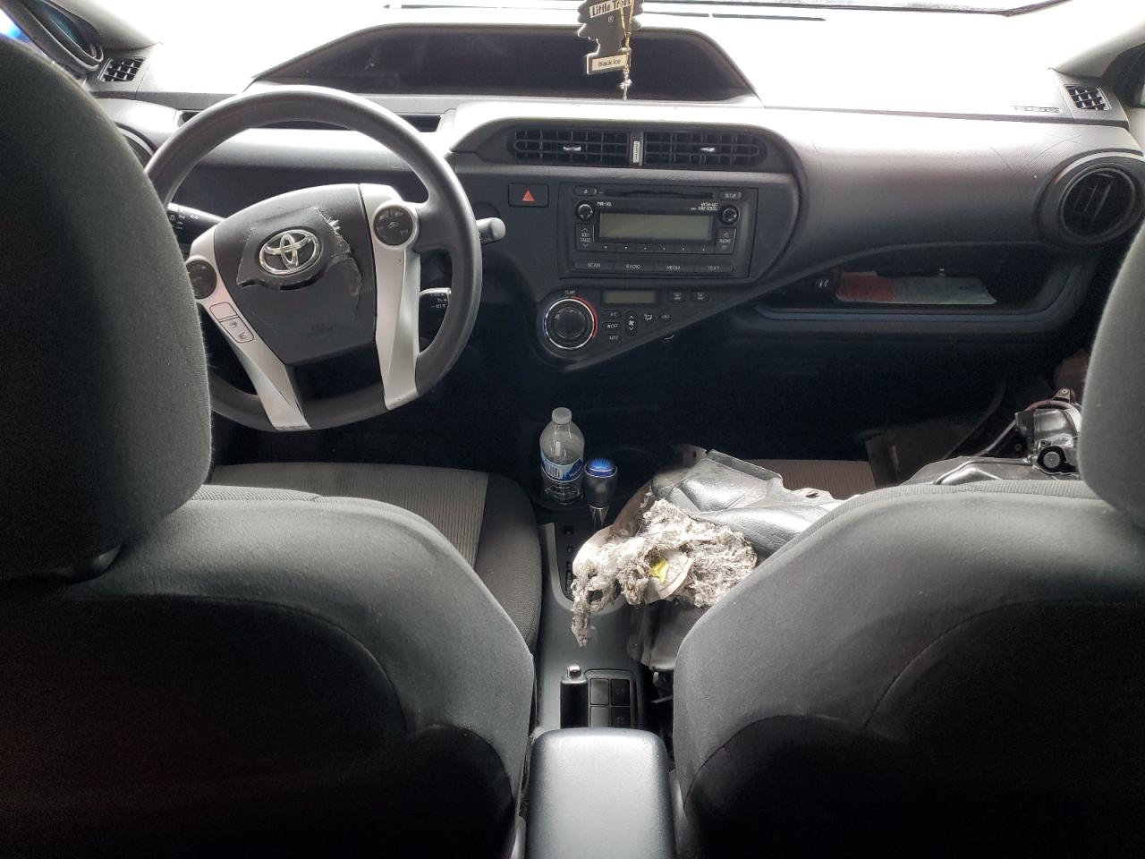 2013 Toyota Prius C VIN: JTDKDTB33D1038747 Lot: 82324805