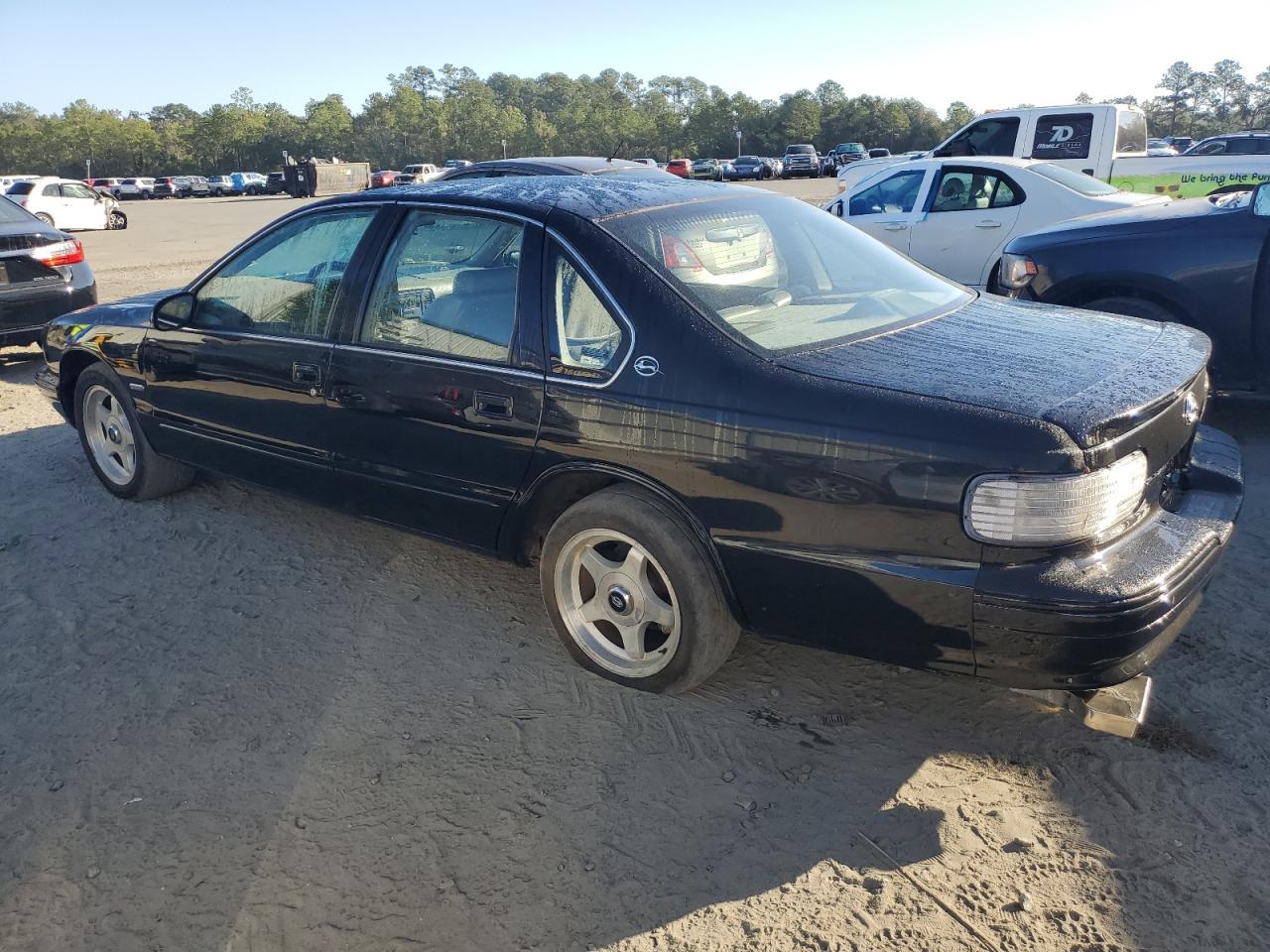 1995 Chevrolet Caprice / Impala Classic Ss VIN: 1G1BL52P9SR191075 Lot: 89544755