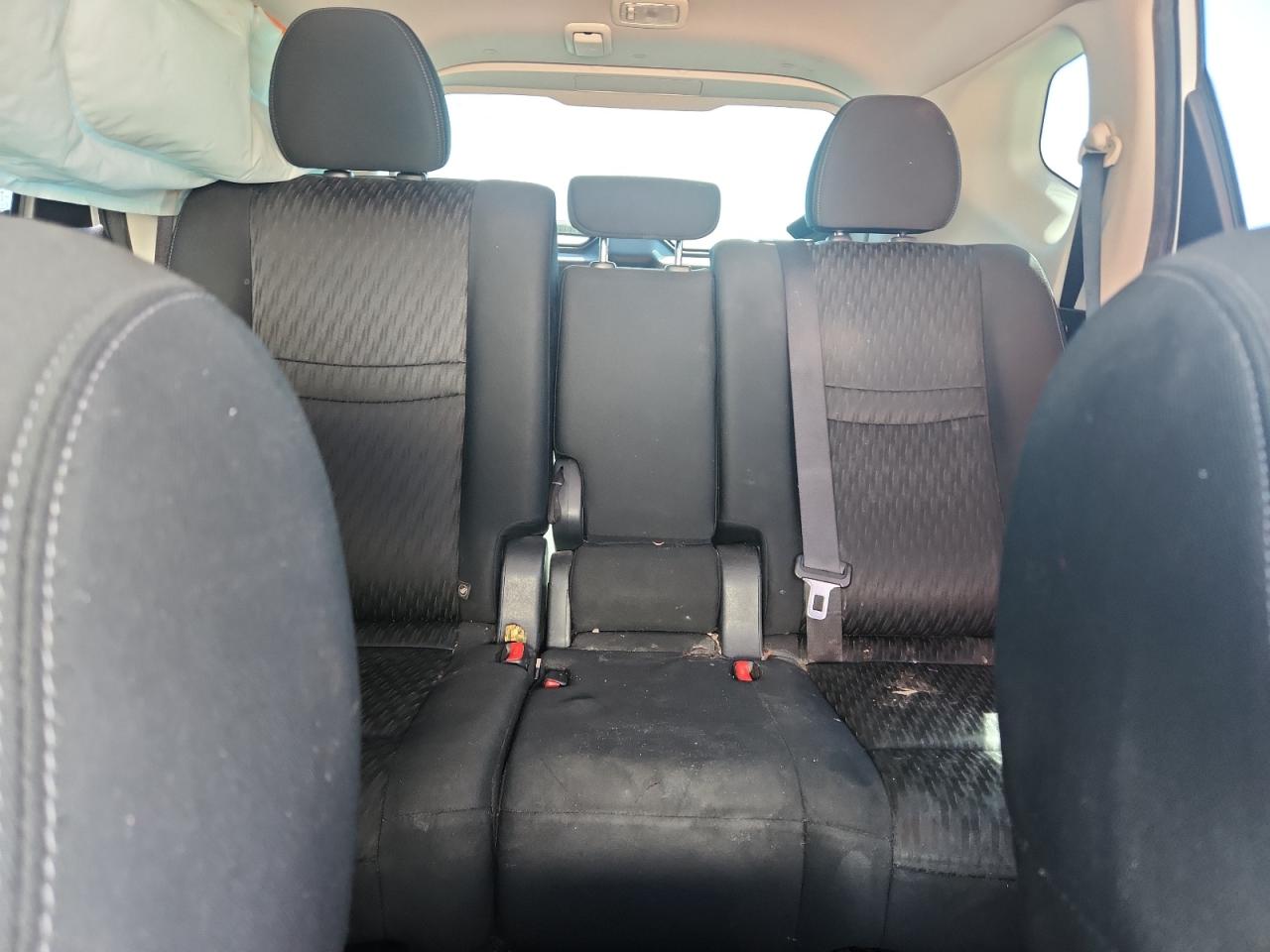 2017 Nissan Rogue S VIN: KNMAT2MT0HP524442 Lot: 82432465