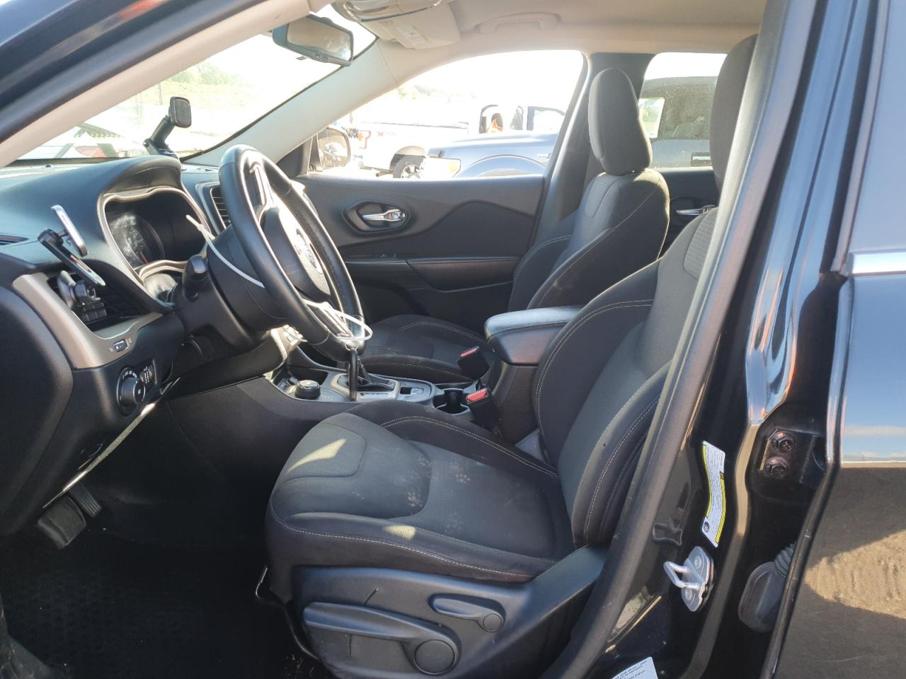 2016 Jeep Cherokee Latitude VIN: 1C4PJMCS0GW163013 Lot: 86690675