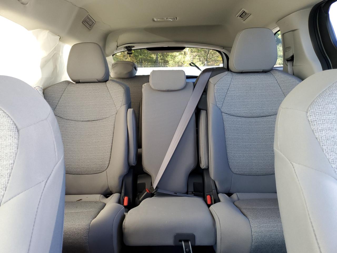 2021 Toyota Sienna Le VIN: 5TDKRKEC5MS041658 Lot: 87104395