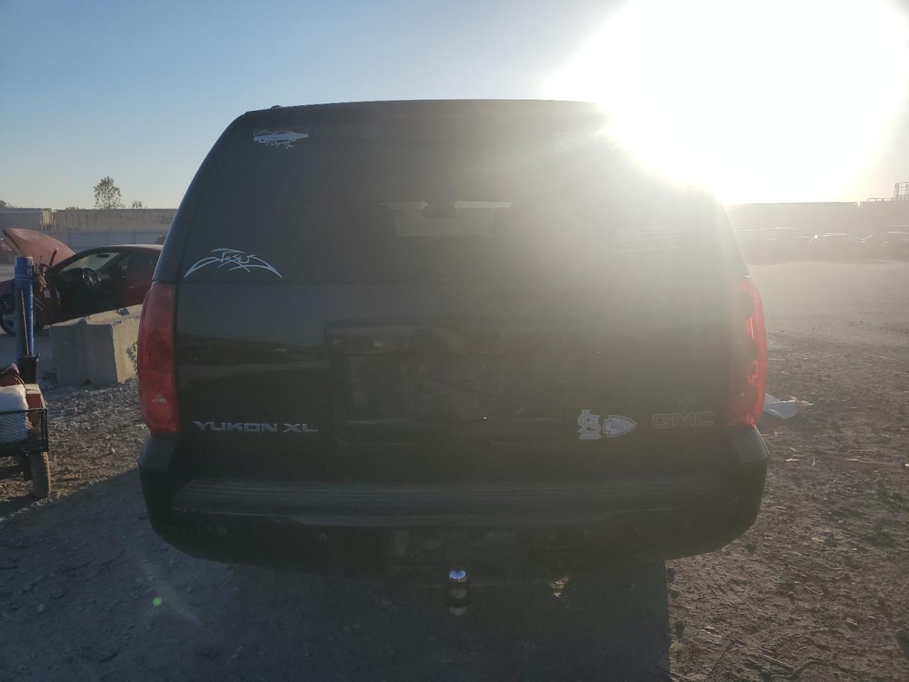 2013 GMC Yukon Xl C1500 Slt VIN: 1GKS1KE00DR350129 Lot: 82454215