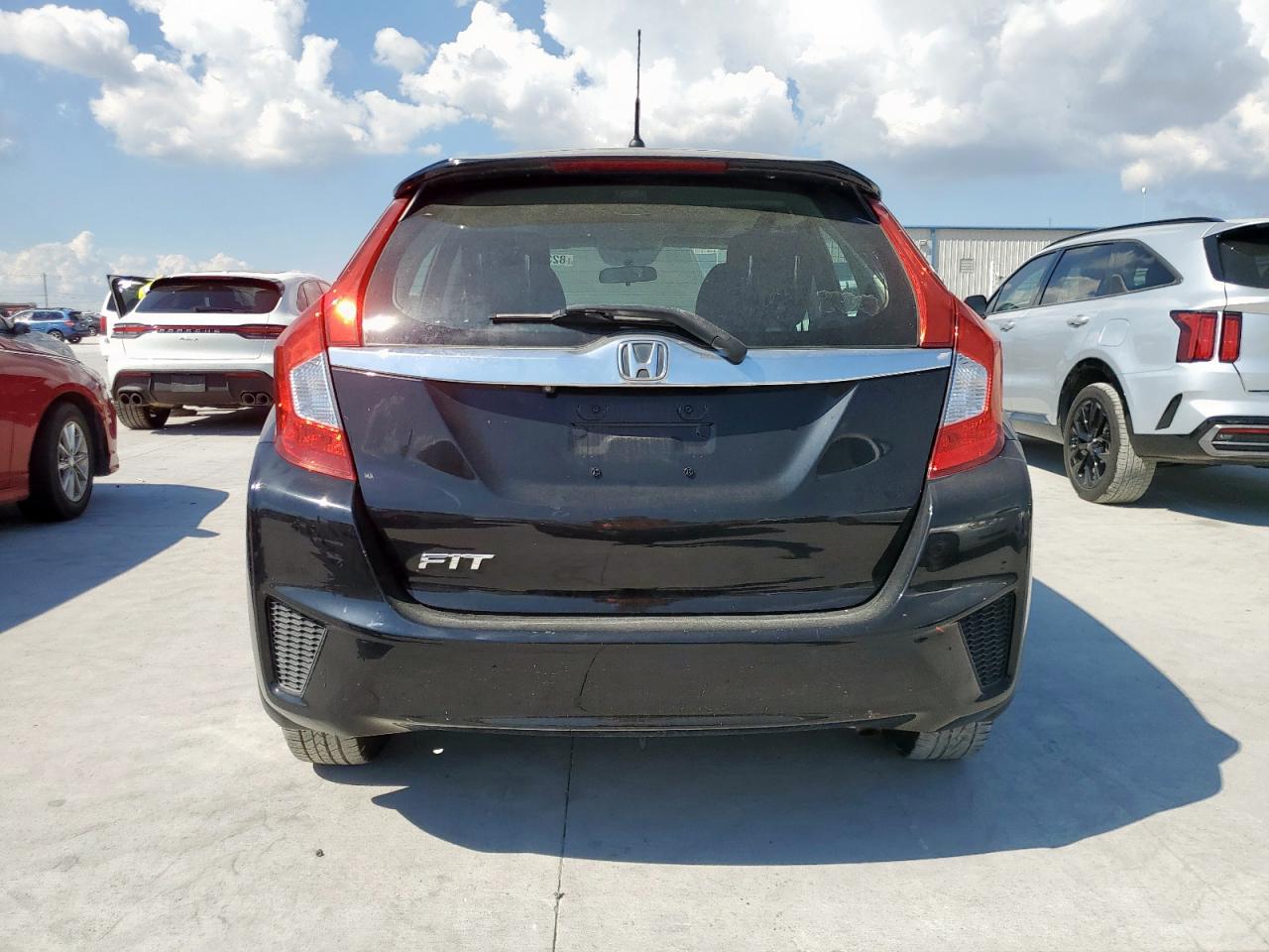 2015 Honda Fit Ex VIN: 3HGGK5H88FM786573 Lot: 82318525