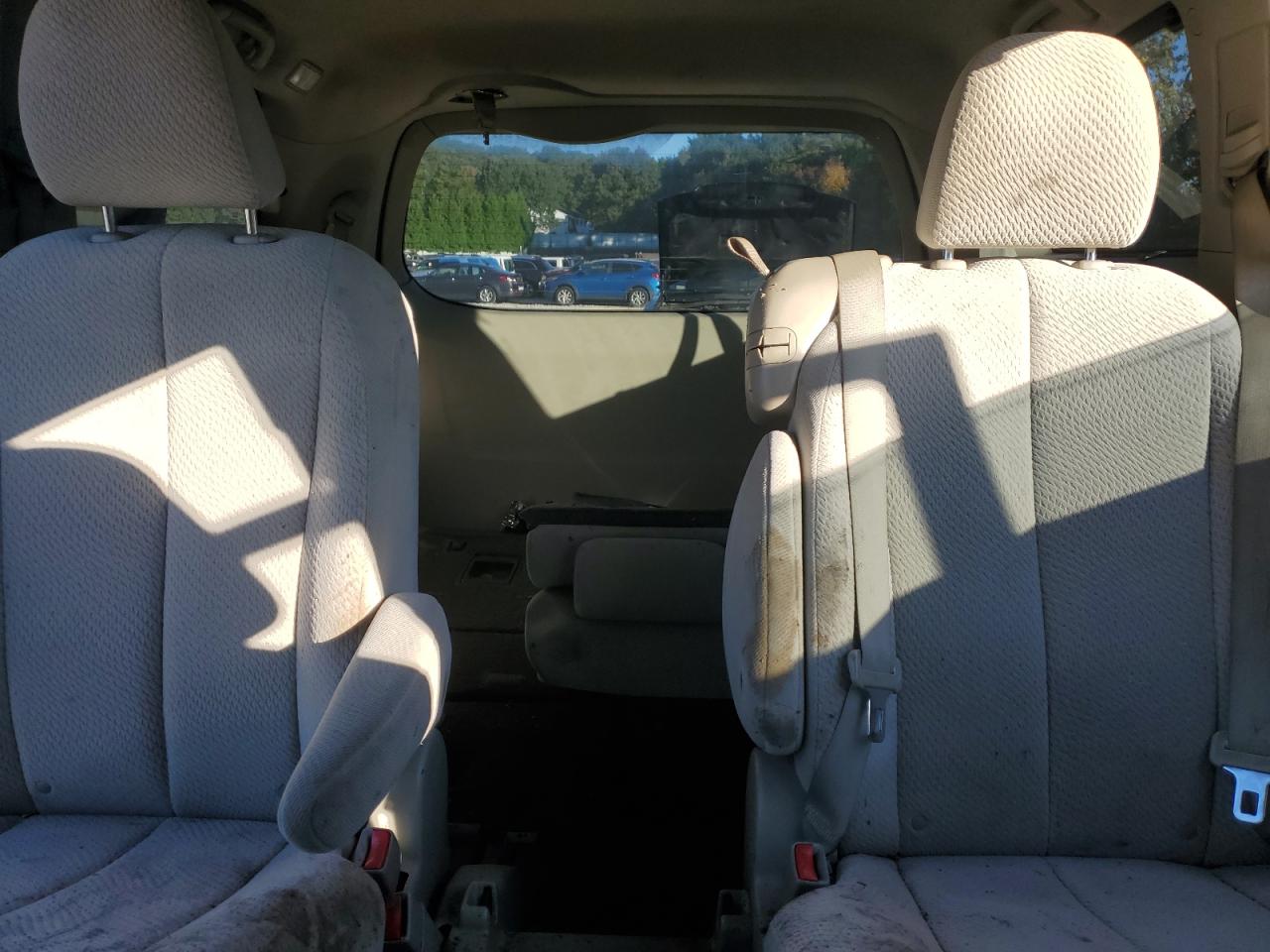 2011 Toyota Sienna Le VIN: 5TDKK3DC0BS046596 Lot: 80478625