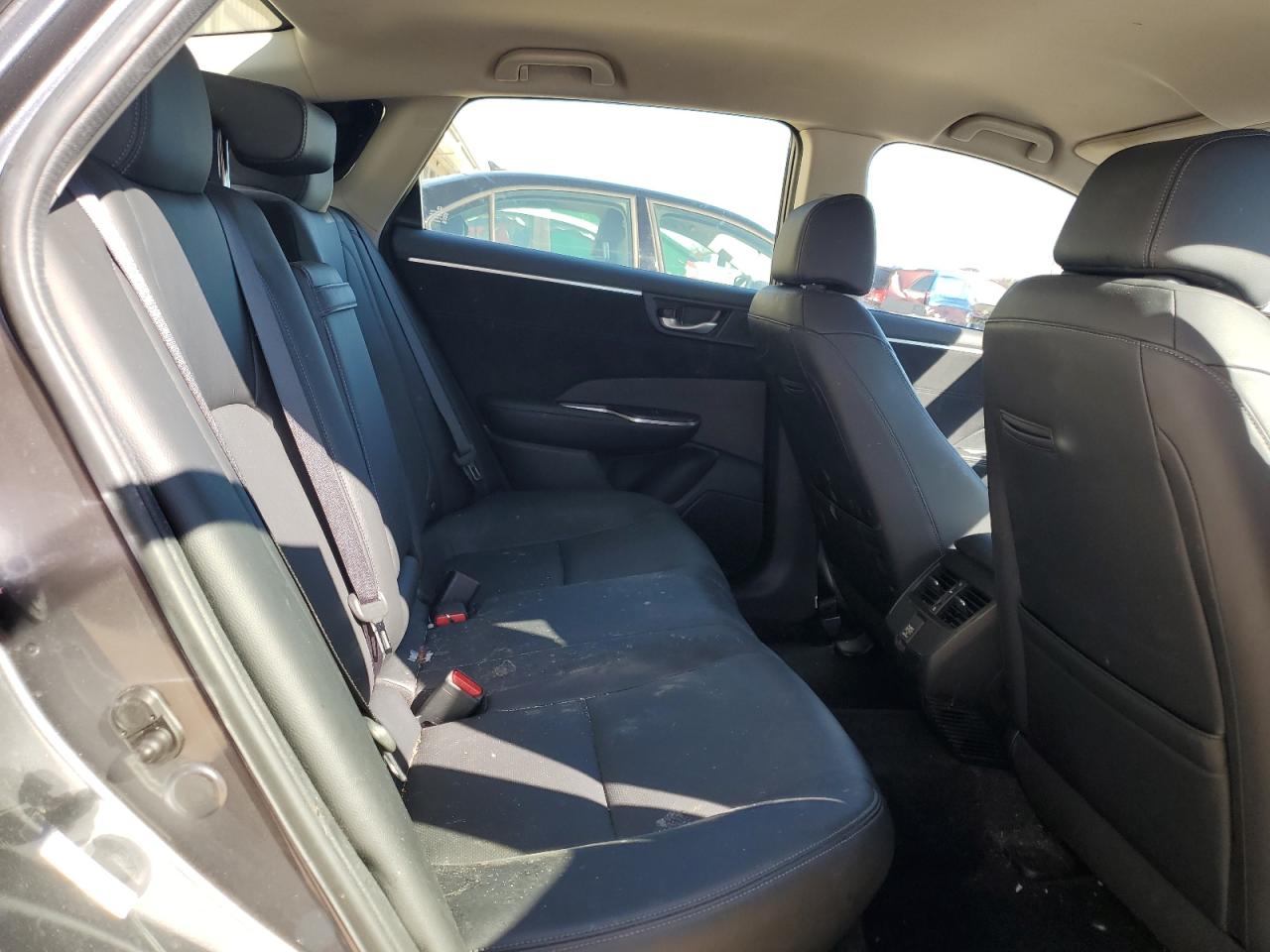 2018 Honda Clarity Touring VIN: JHMZC5F30JC017201 Lot: 87270565