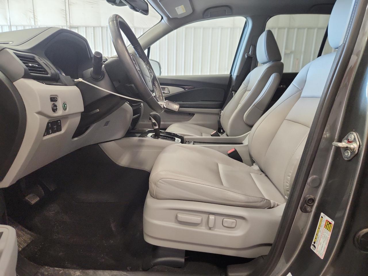 2017 Honda Ridgeline Rtl VIN: 5FPYK3F77HB035142 Lot: 89929275