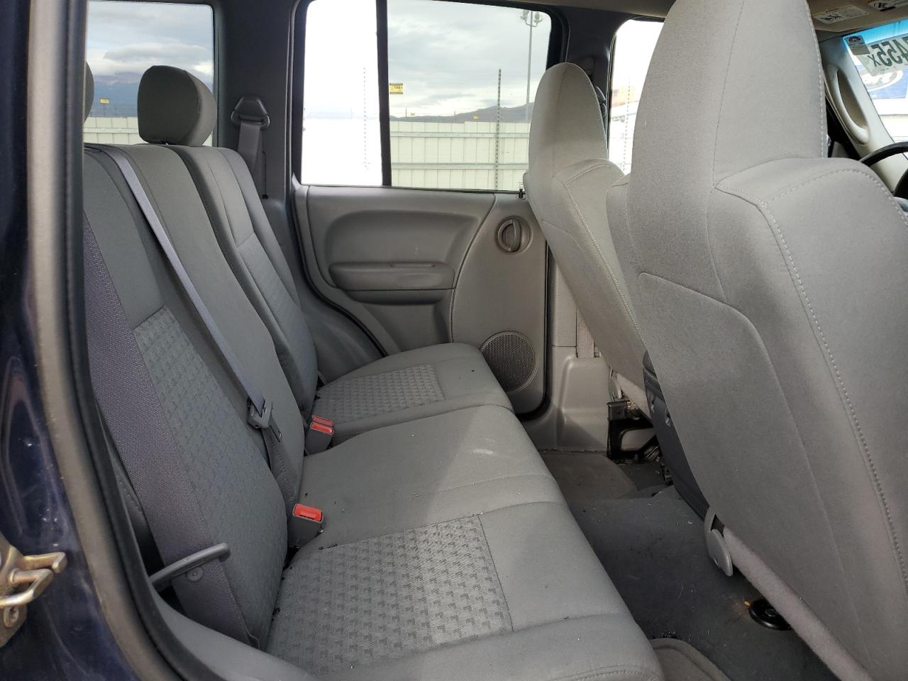 2007 Jeep Liberty Sport VIN: 1J4GL48KX7W672376 Lot: 86177455