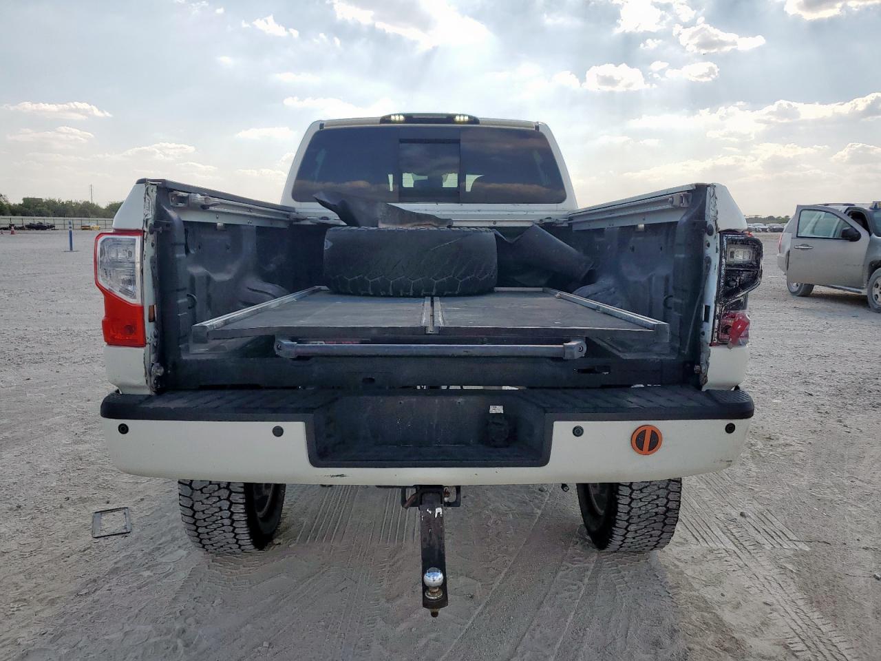2017 Nissan Titan Xd Sl VIN: 1N6BA1F47HN509892 Lot: 85108055