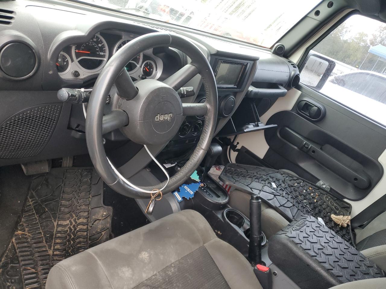 2010 Jeep Wrangler Unlimited Sport VIN: 1J4HA3H13AL117144 Lot: 84412555