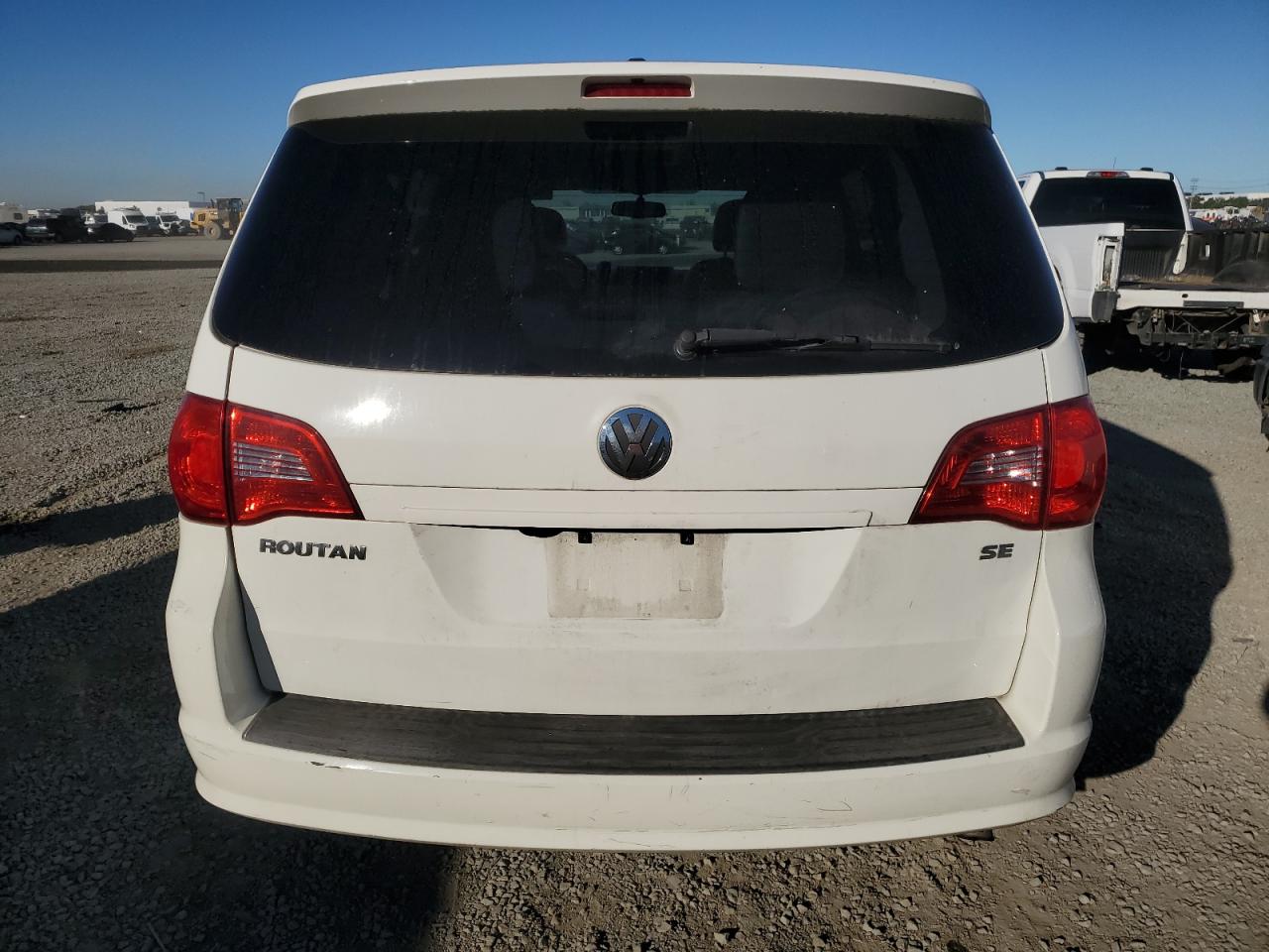 2012 Volkswagen Routan Se VIN: 2C4RVABG3CR392541 Lot: 85396885
