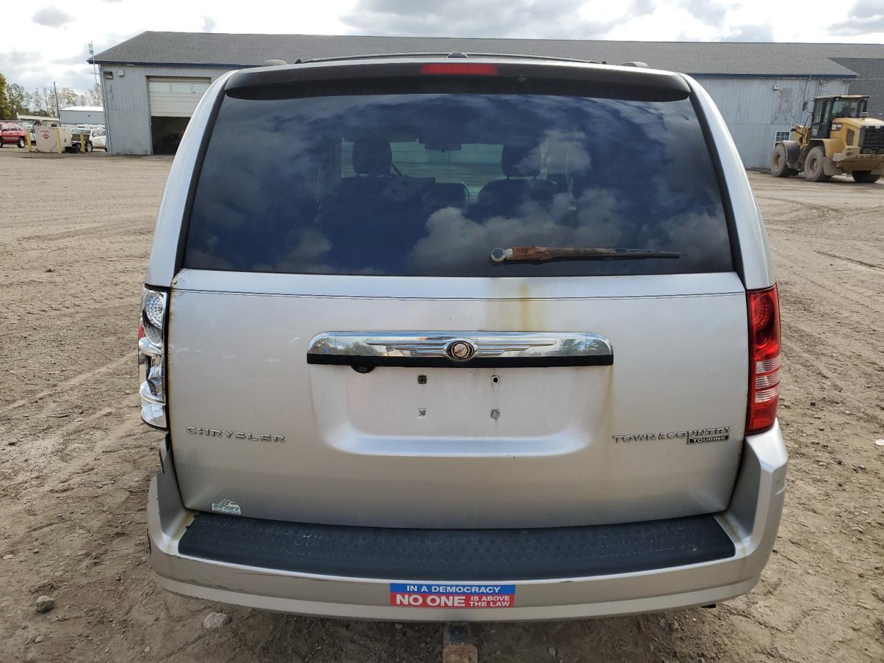 2010 Chrysler Town & Country Touring VIN: 2A4RR5D10AR129211 Lot: 86691185