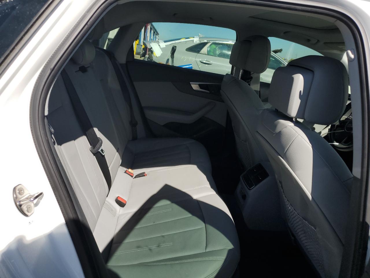 2019 Audi A4 Premium Plus VIN: WAUHMAF41KA066817 Lot: 82365005