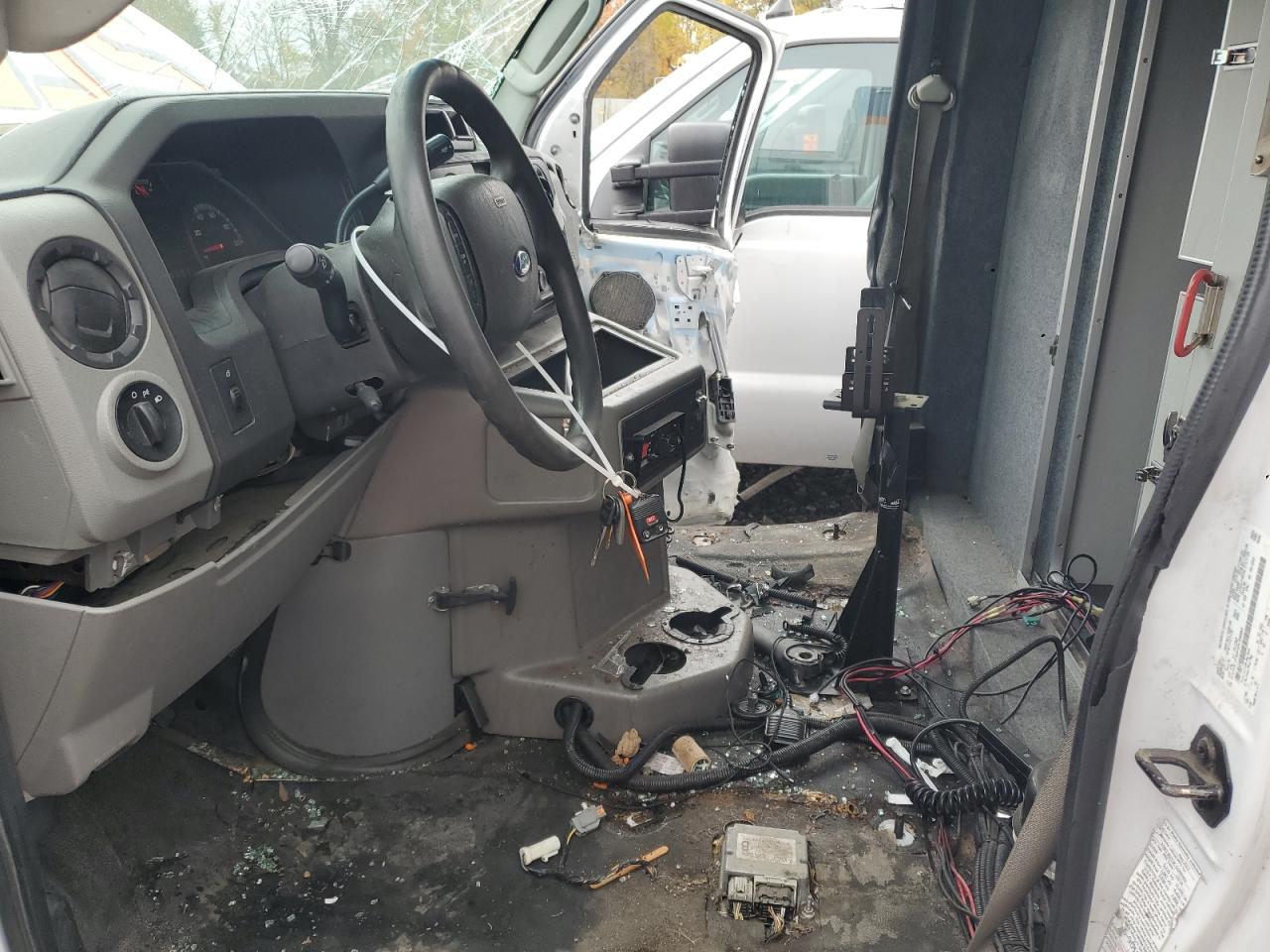 2017 Ford E-350 Ambulance VIN: 1FDWE3FS8HDC28883 Lot: 87239185