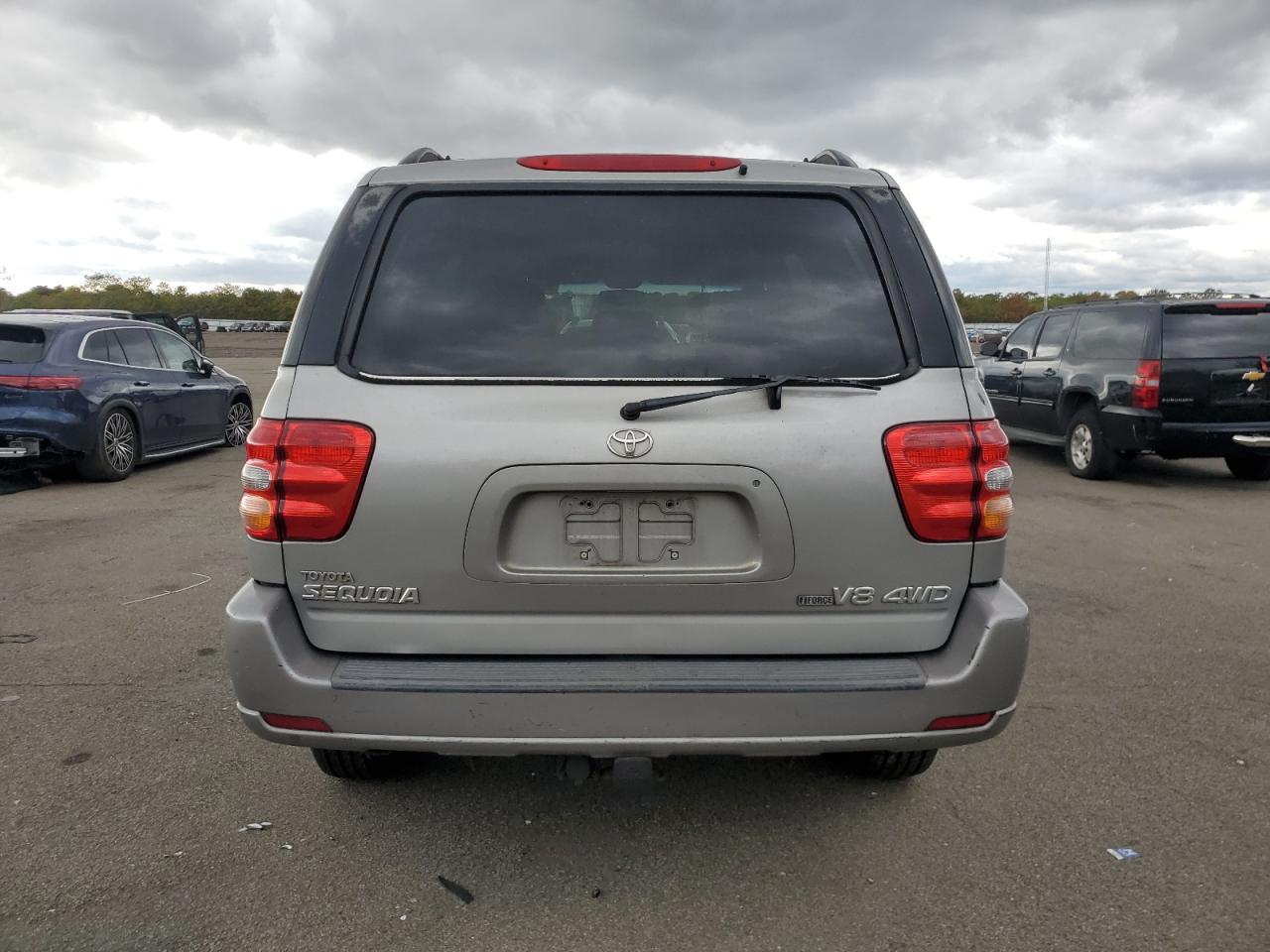 2004 Toyota Sequoia Limited VIN: 5TDBT48A34S233121 Lot: 89572875
