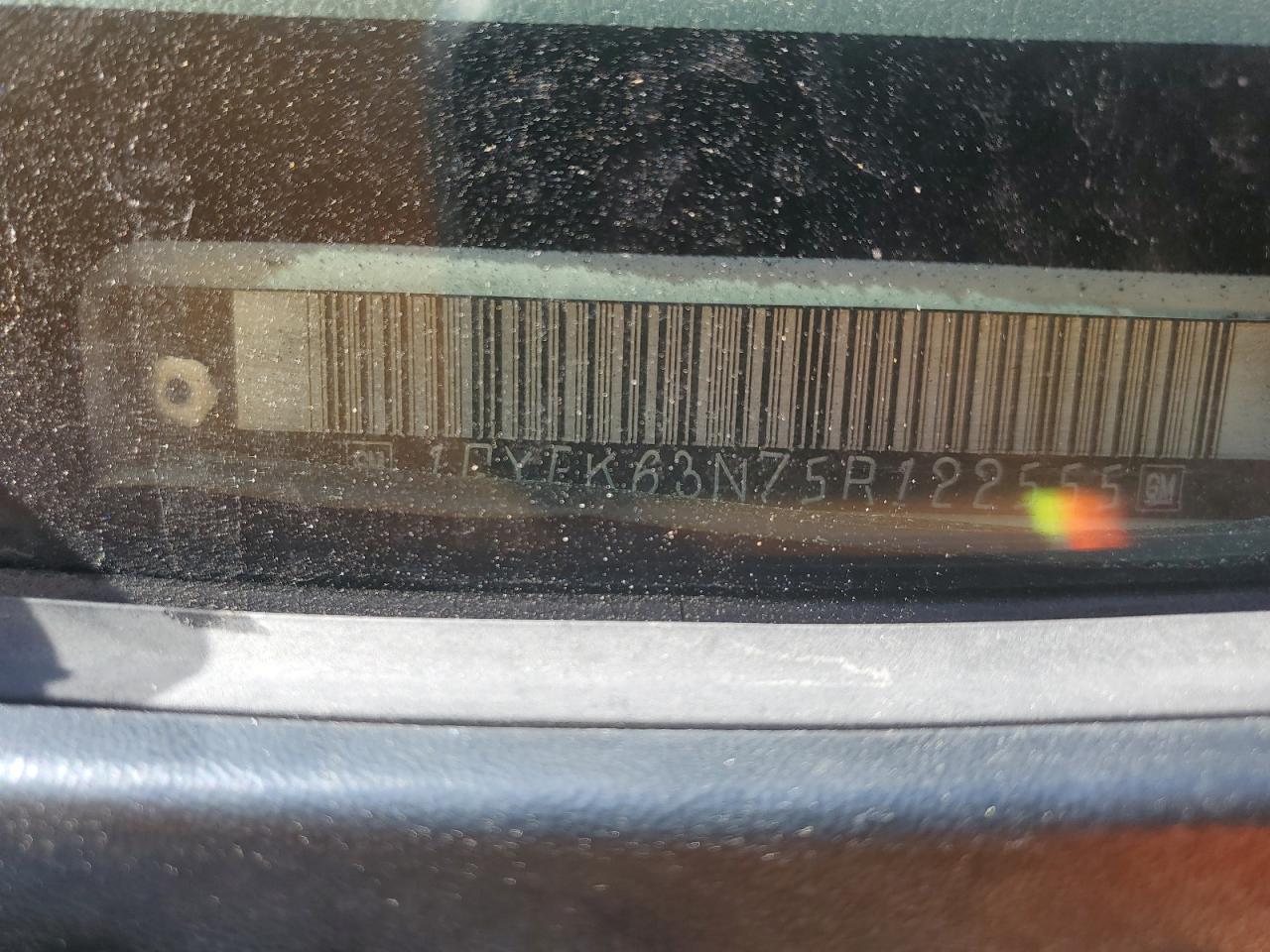 2005 Cadillac Escalade Luxury VIN: 1GYEK63N75R122555 Lot: 85402105