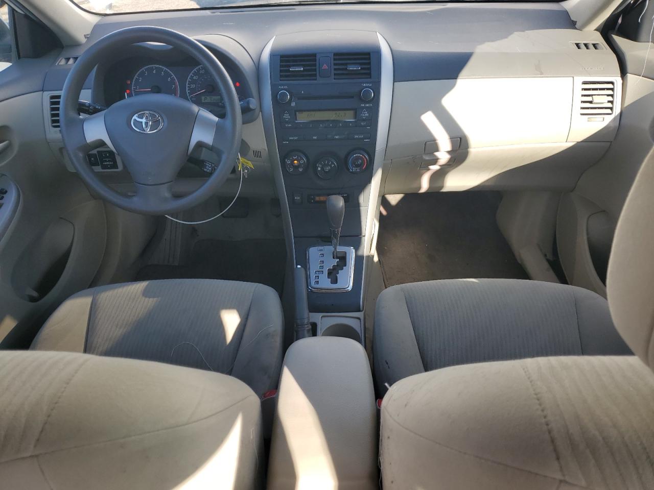 2010 Toyota Corolla Base VIN: 1NXBU4EE8AZ262301 Lot: 82437405