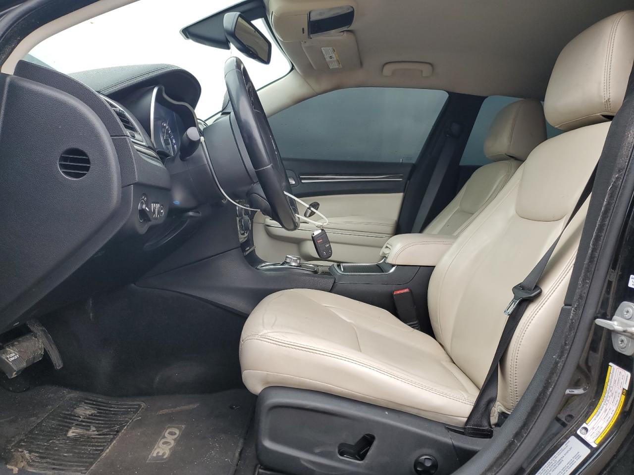 2015 Chrysler 300 Limited VIN: 2C3CCAAG6FH803281 Lot: 82607765