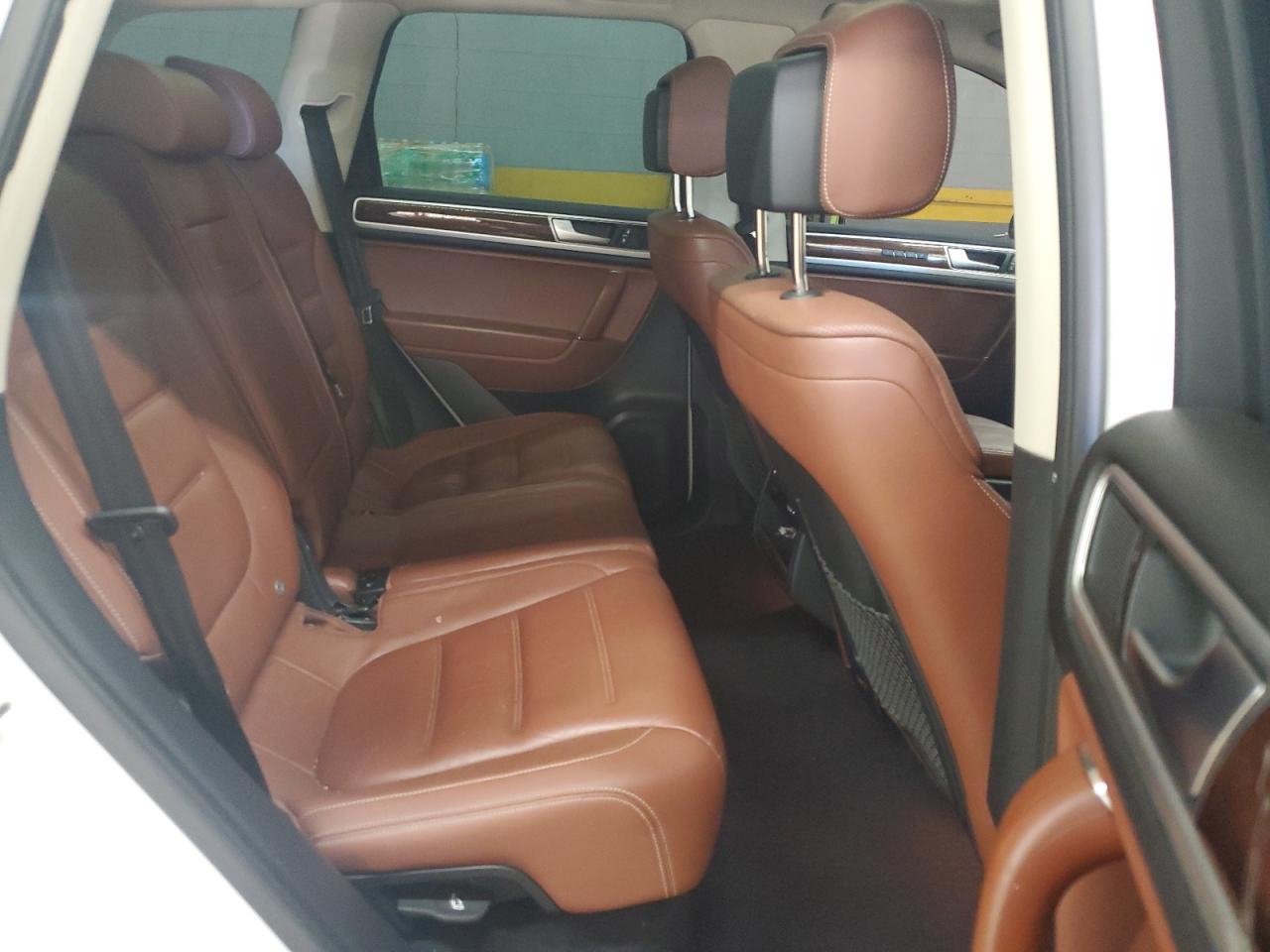 2016 Volkswagen Touareg Sport VIN: WVGEF9BP8GD010437 Lot: 82534645