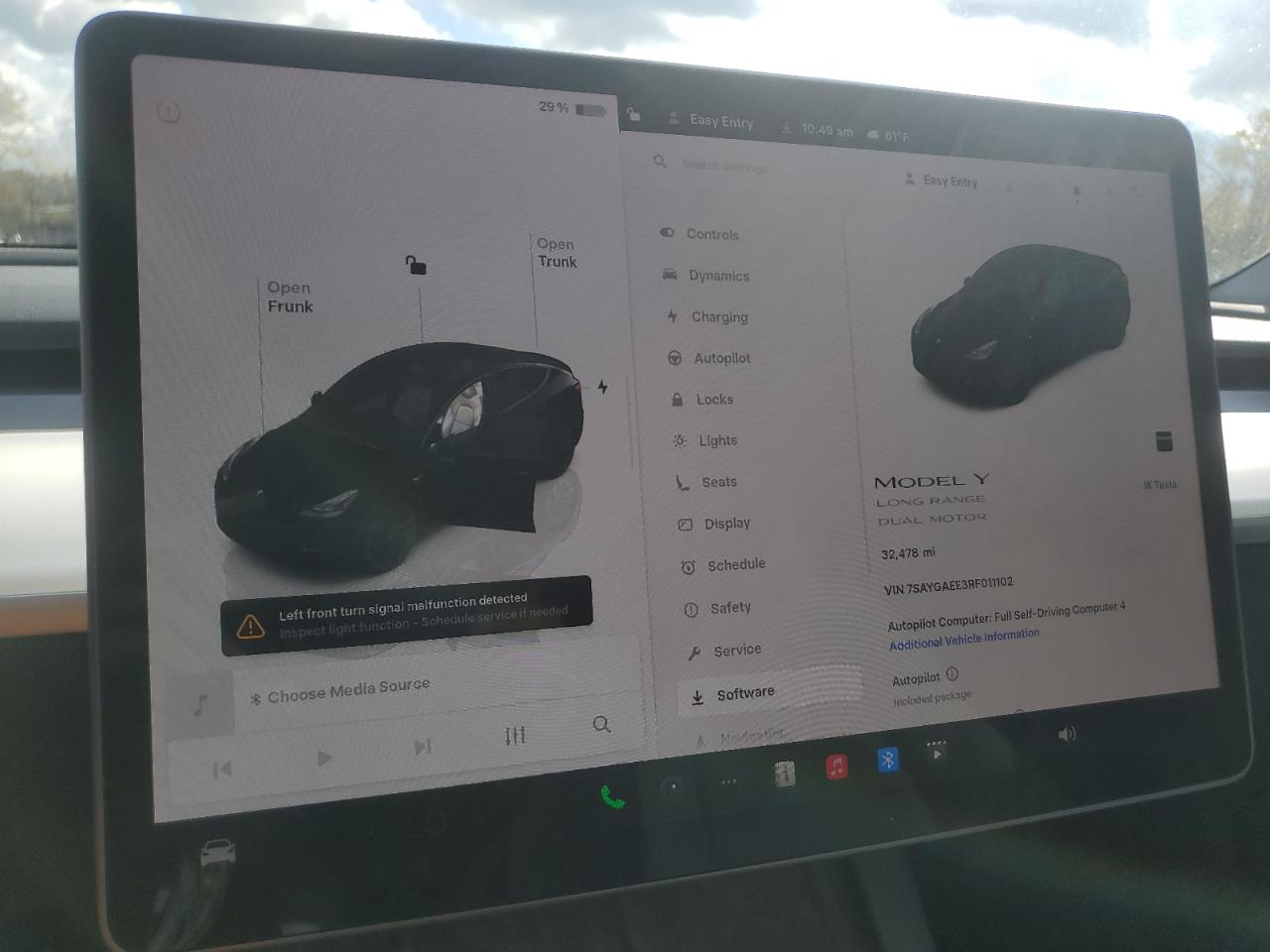 2024 Tesla Model Y VIN: 7SAYGAEE3RF011102 Lot: 82683615