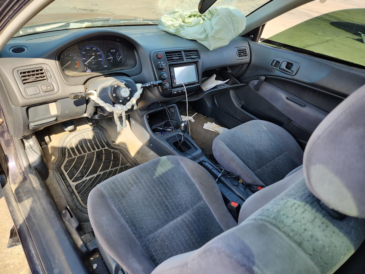 1999 Honda Civic Dx VIN: 2HGEJ6340XH108419 Lot: 82760225