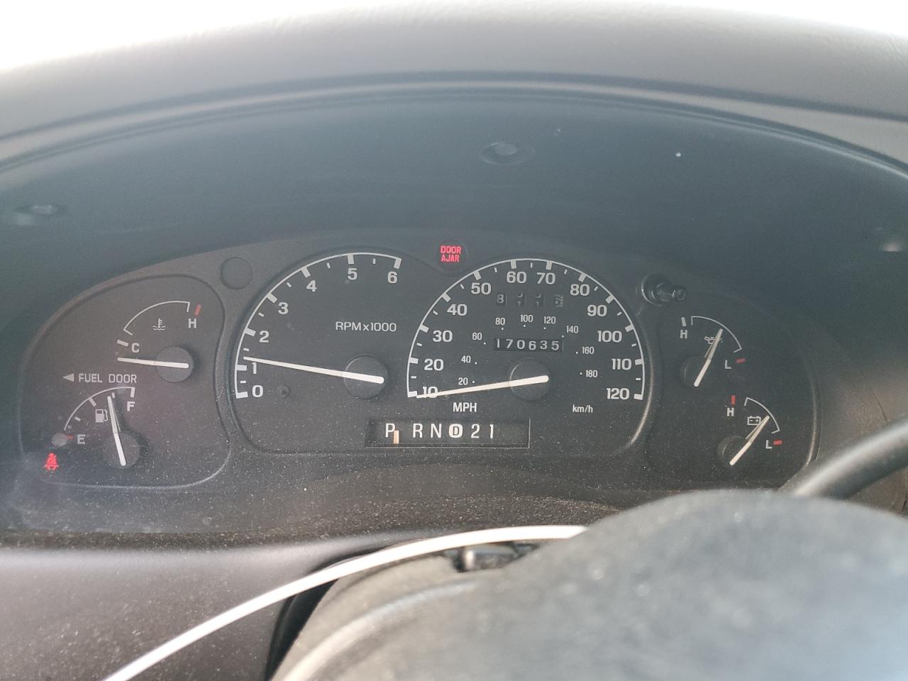 2000 Mercury Mountaineer VIN: 4M2ZU86P7YUJ39345 Lot: 82393025