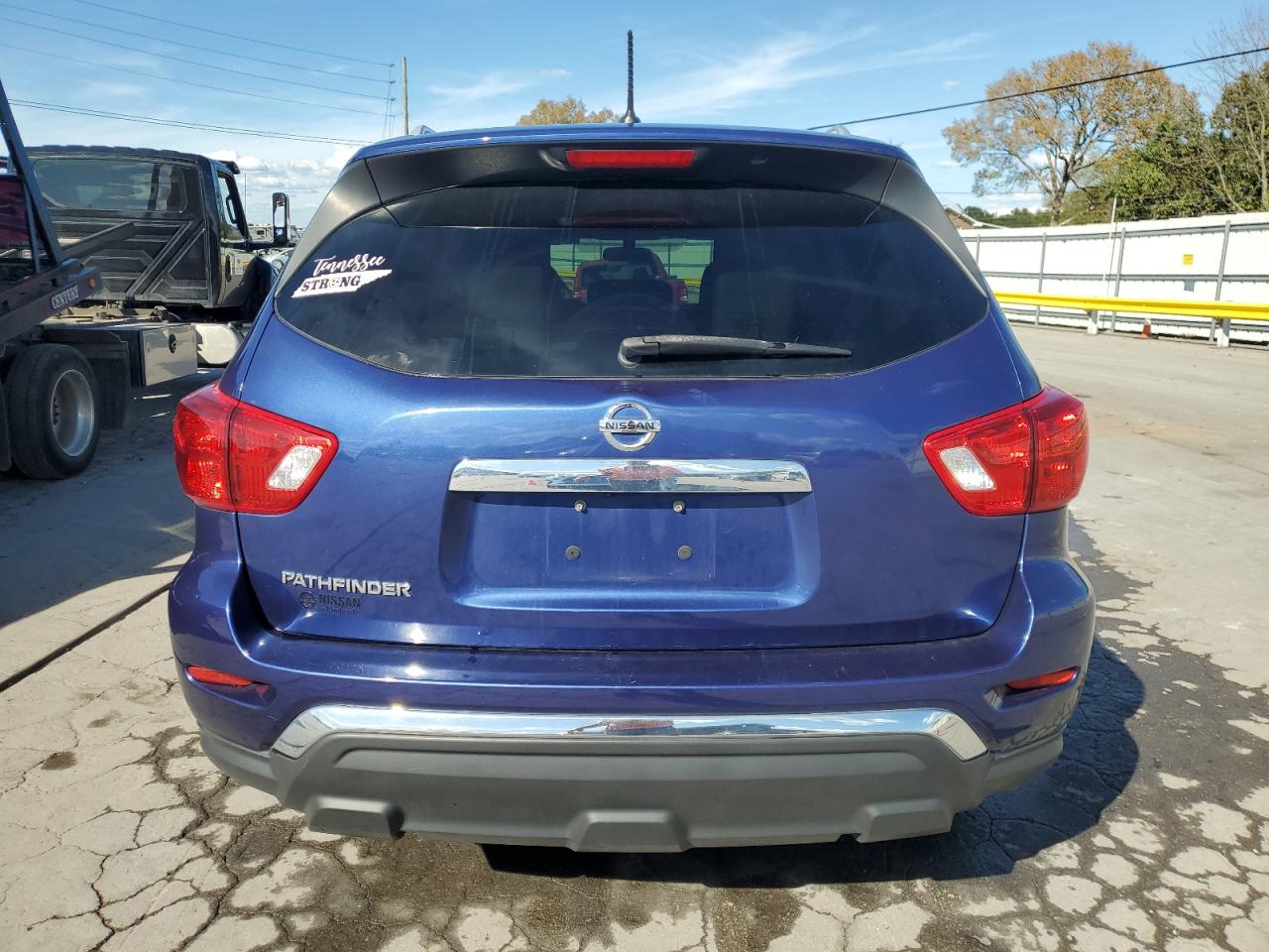 2017 Nissan Pathfinder S VIN: 5N1DR2MN5HC607400 Lot: 84223305