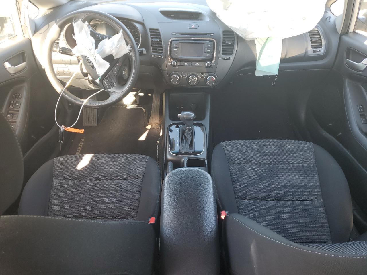 2018 Kia Forte Lx VIN: 3KPFK4A79JE275723 Lot: 85945875