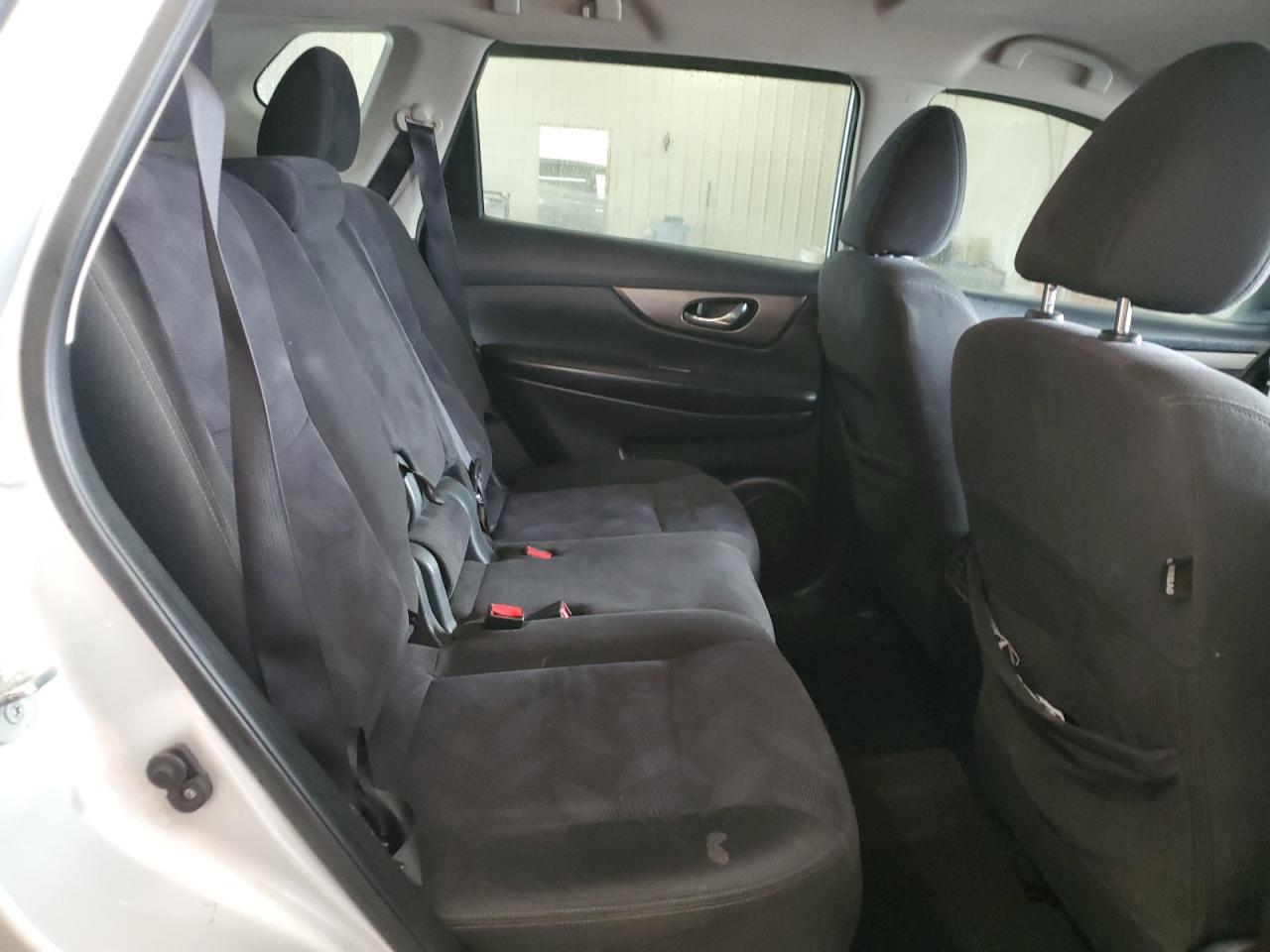 2015 Nissan Rogue S VIN: KNMAT2MT8FP584711 Lot: 84805815