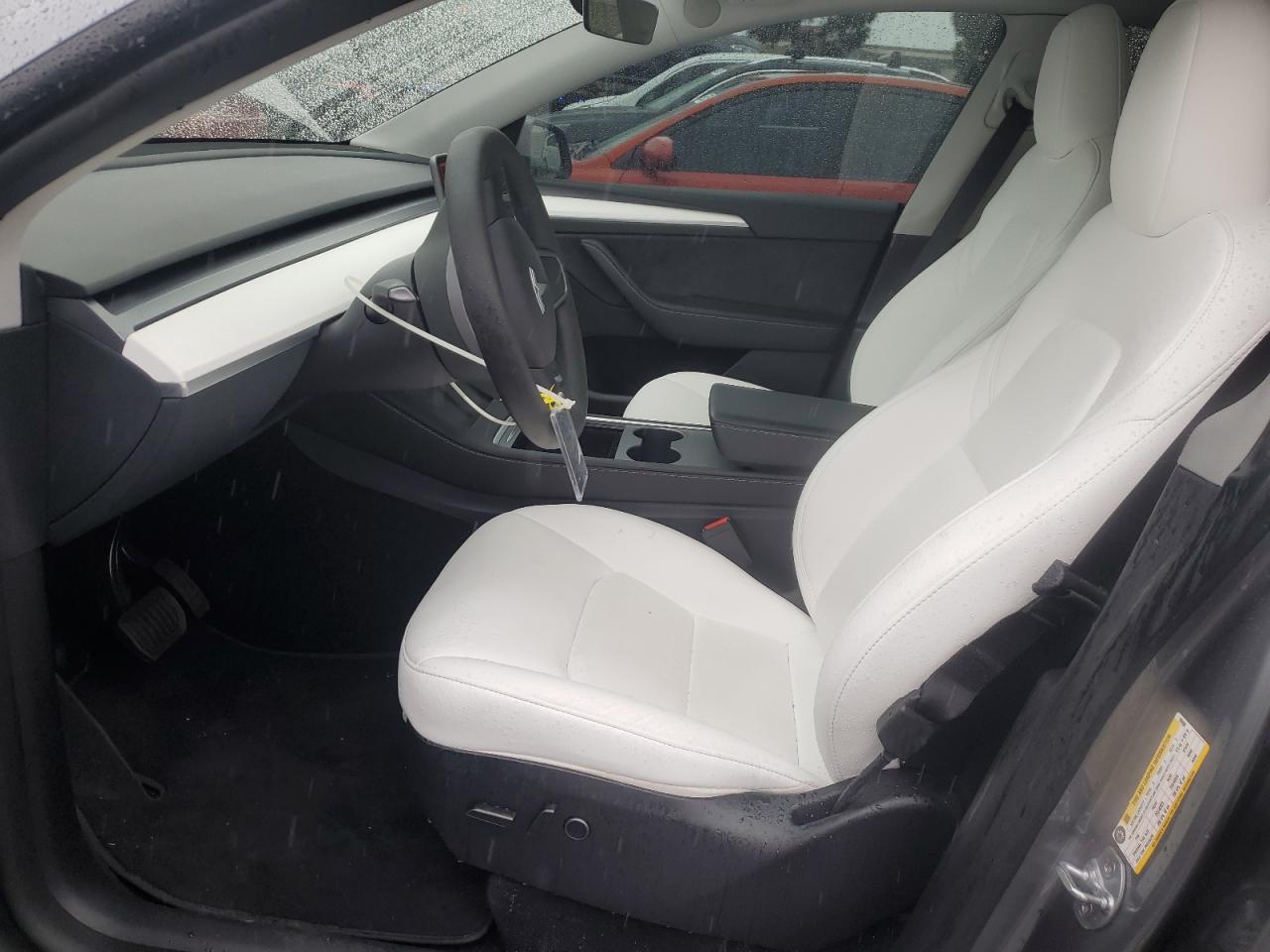 2024 Tesla Model Y VIN: 7SAYGDEE5RF195508 Lot: 85880625