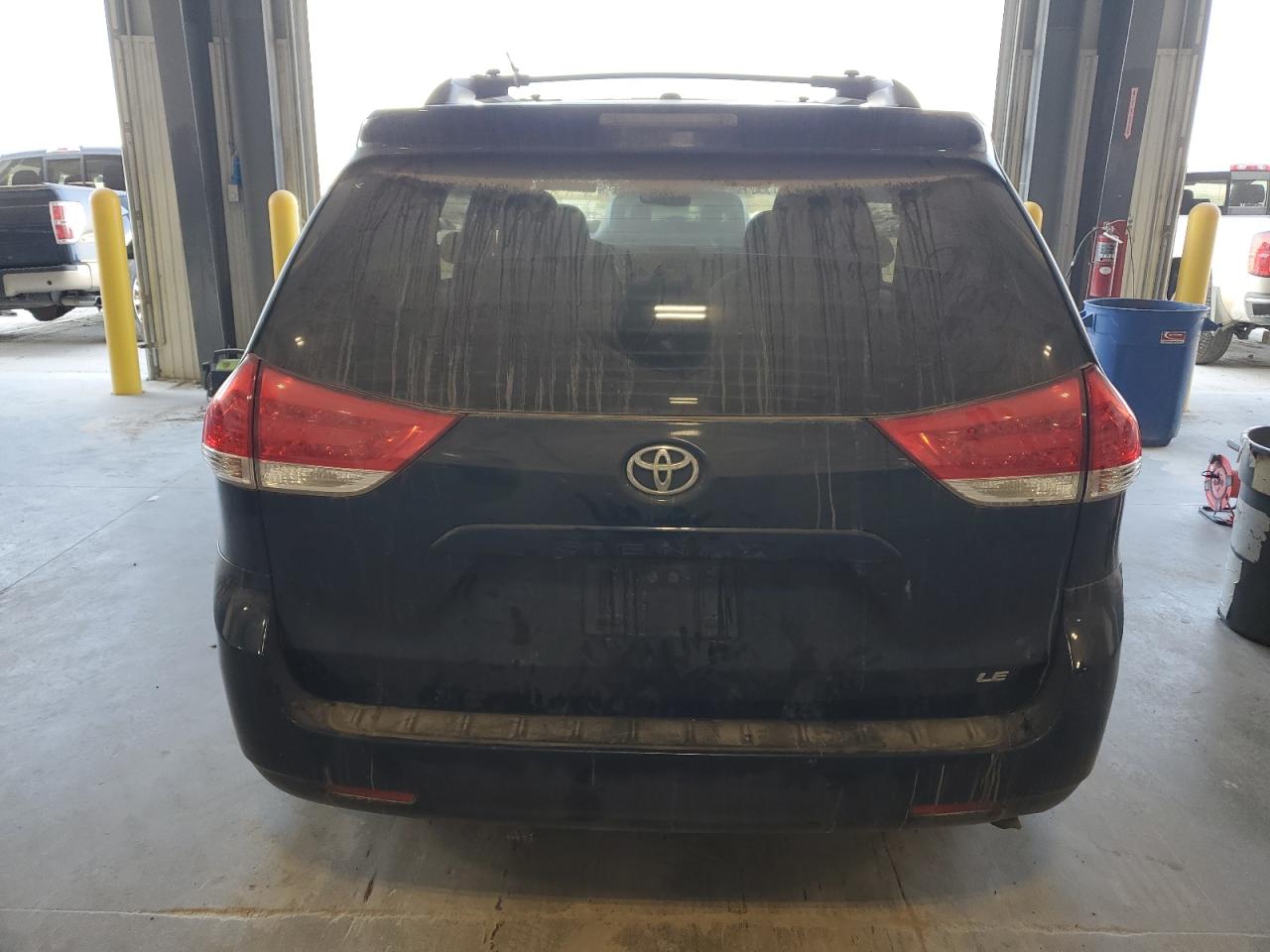 2011 Toyota Sienna Le VIN: 5TDKK3DC0BS127940 Lot: 81904295