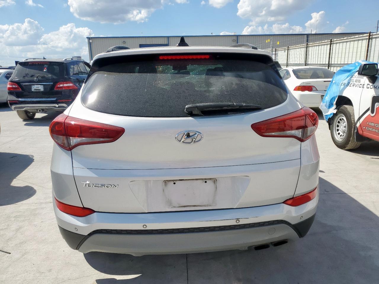 2018 Hyundai Tucson Value VIN: KM8J33A25JU778555 Lot: 85119955