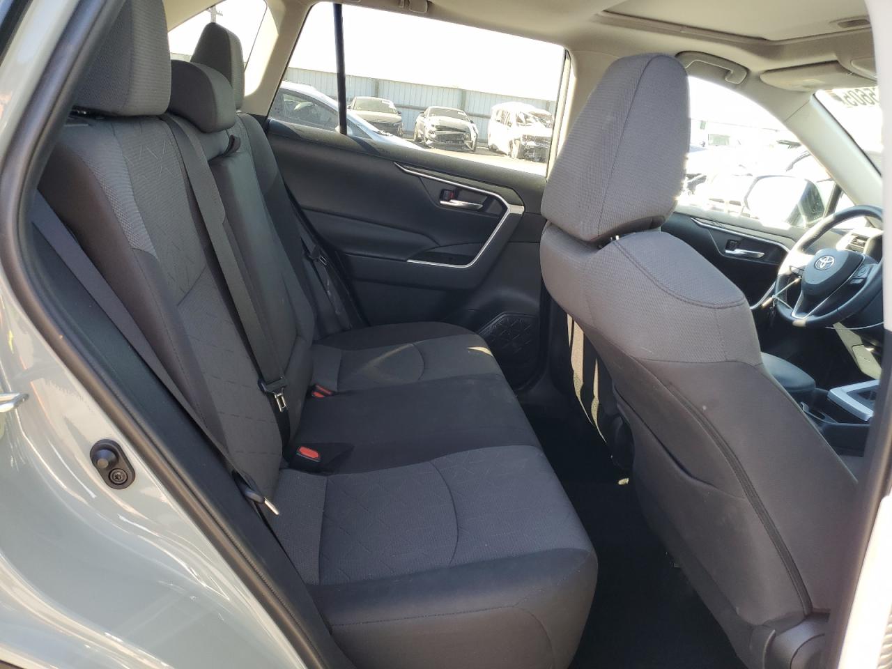 2020 Toyota Rav4 Xle VIN: 2T3P1RFV0LW121761 Lot: 82365605