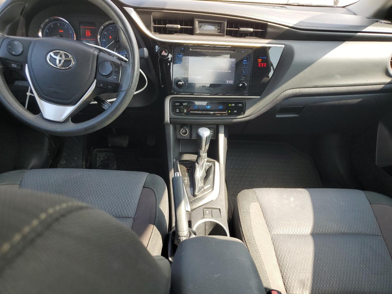 2019 Toyota Corolla L VIN: 2T1BURHE4KC150560 Lot: 82422455