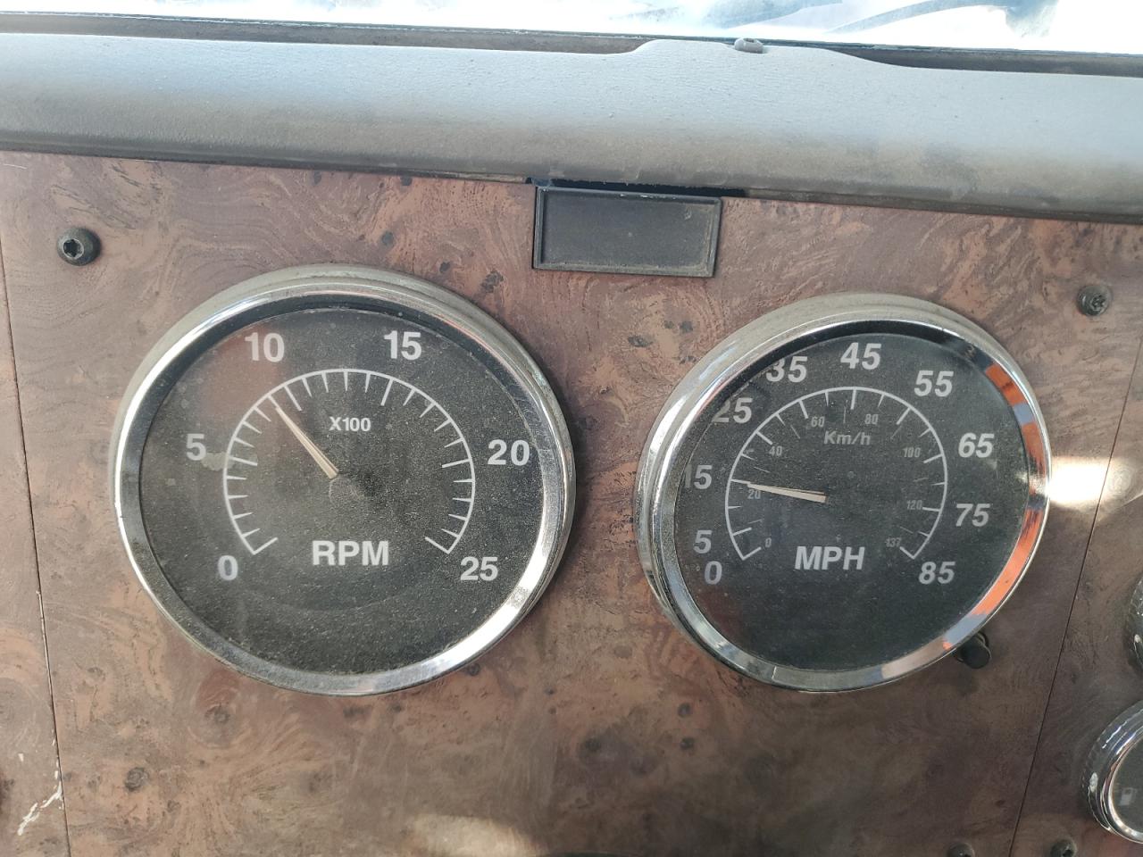 1998 International 9000 9300 VIN: 2HSFBAMR8WC053766 Lot: 84265365